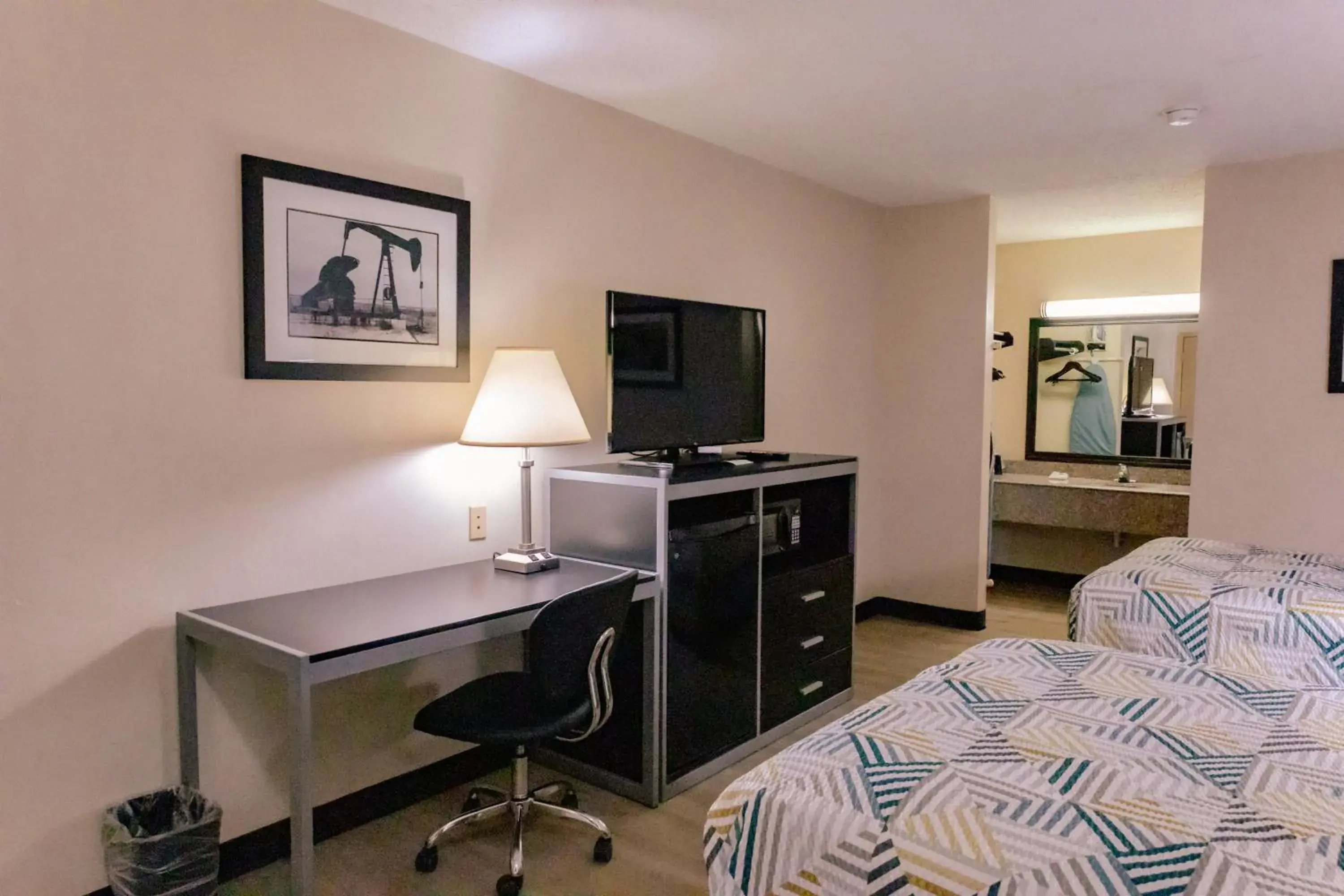 Quadruple Room - Disability Access - Non-Smoking in Motel 6 Nacogdoches, TX Quadruple Room - Disability Access - Non-Smoking in Motel 6 Nacogdoches, TX