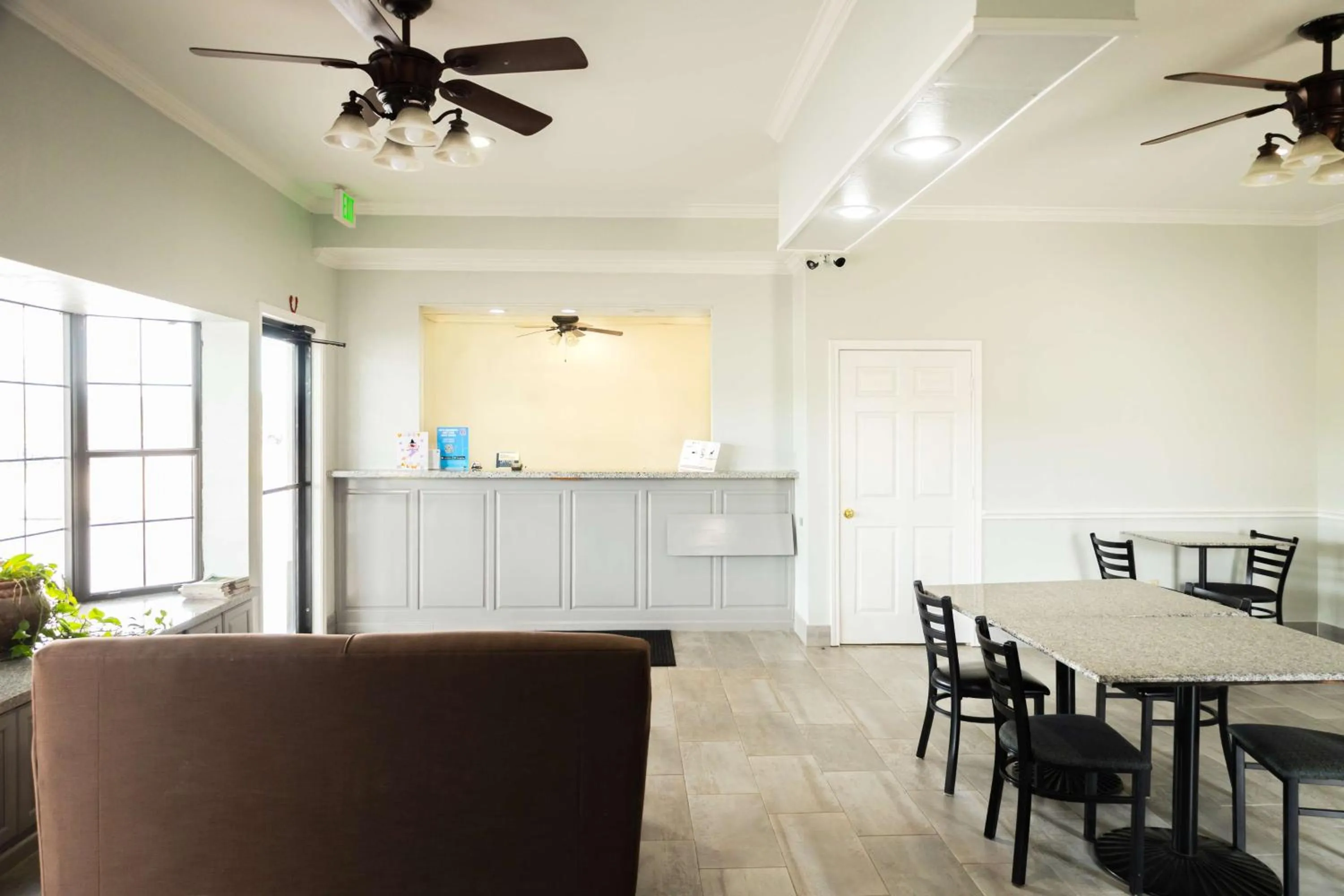 Lobby or reception in Motel 6 Nacogdoches, TX