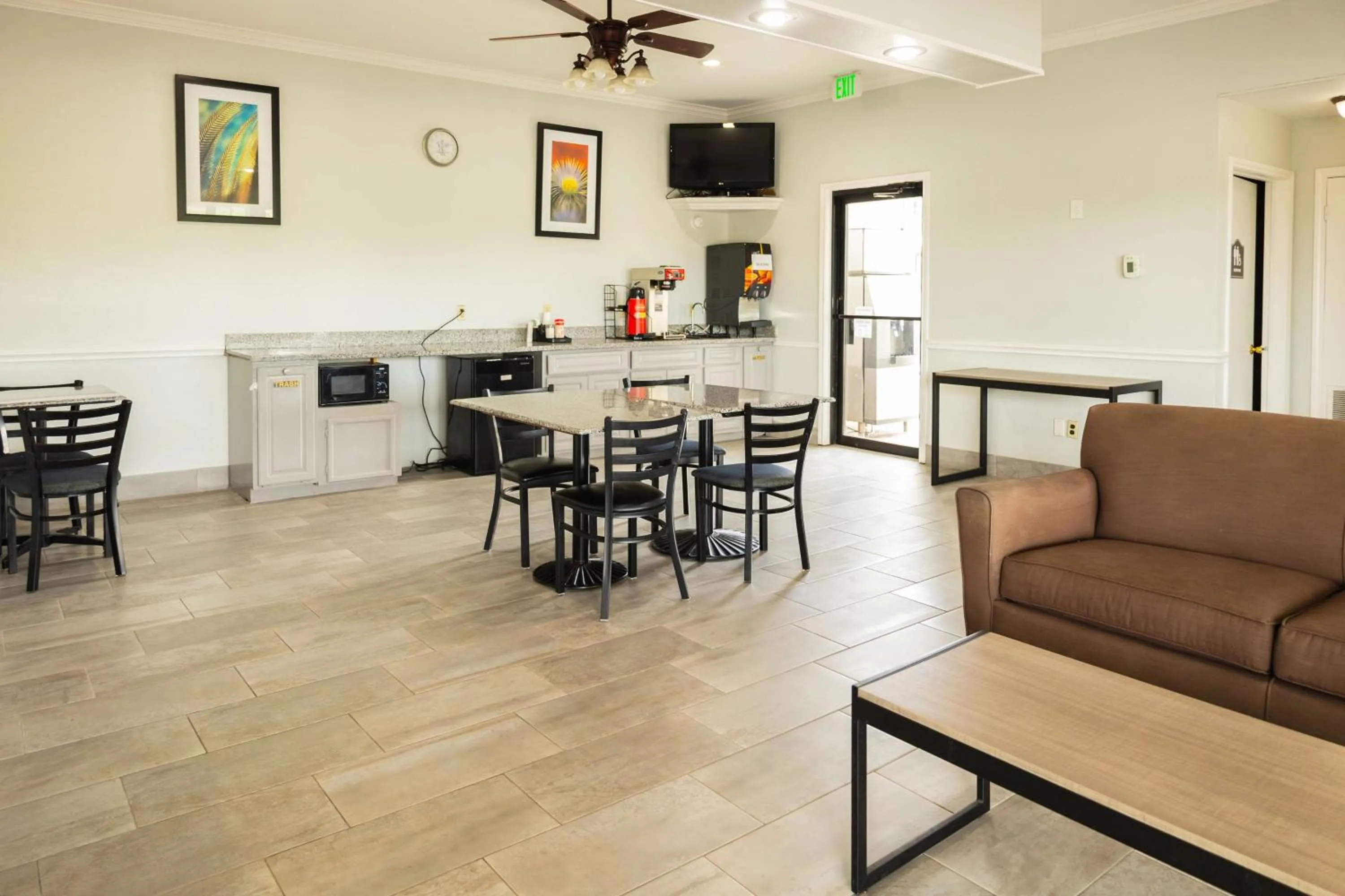 Lobby or reception in Motel 6 Nacogdoches, TX