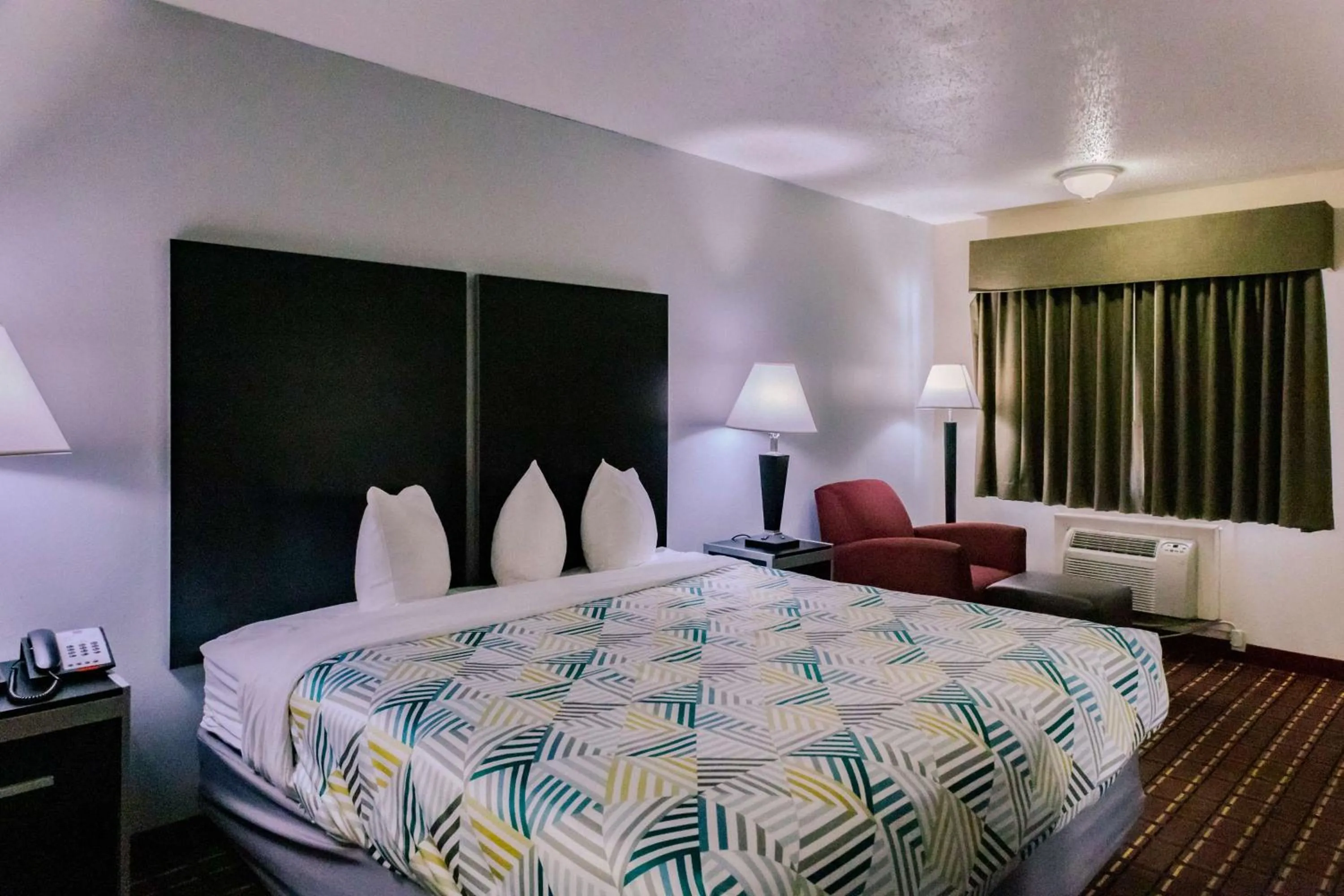 Bedroom, Bed in Motel 6 Nacogdoches, TX