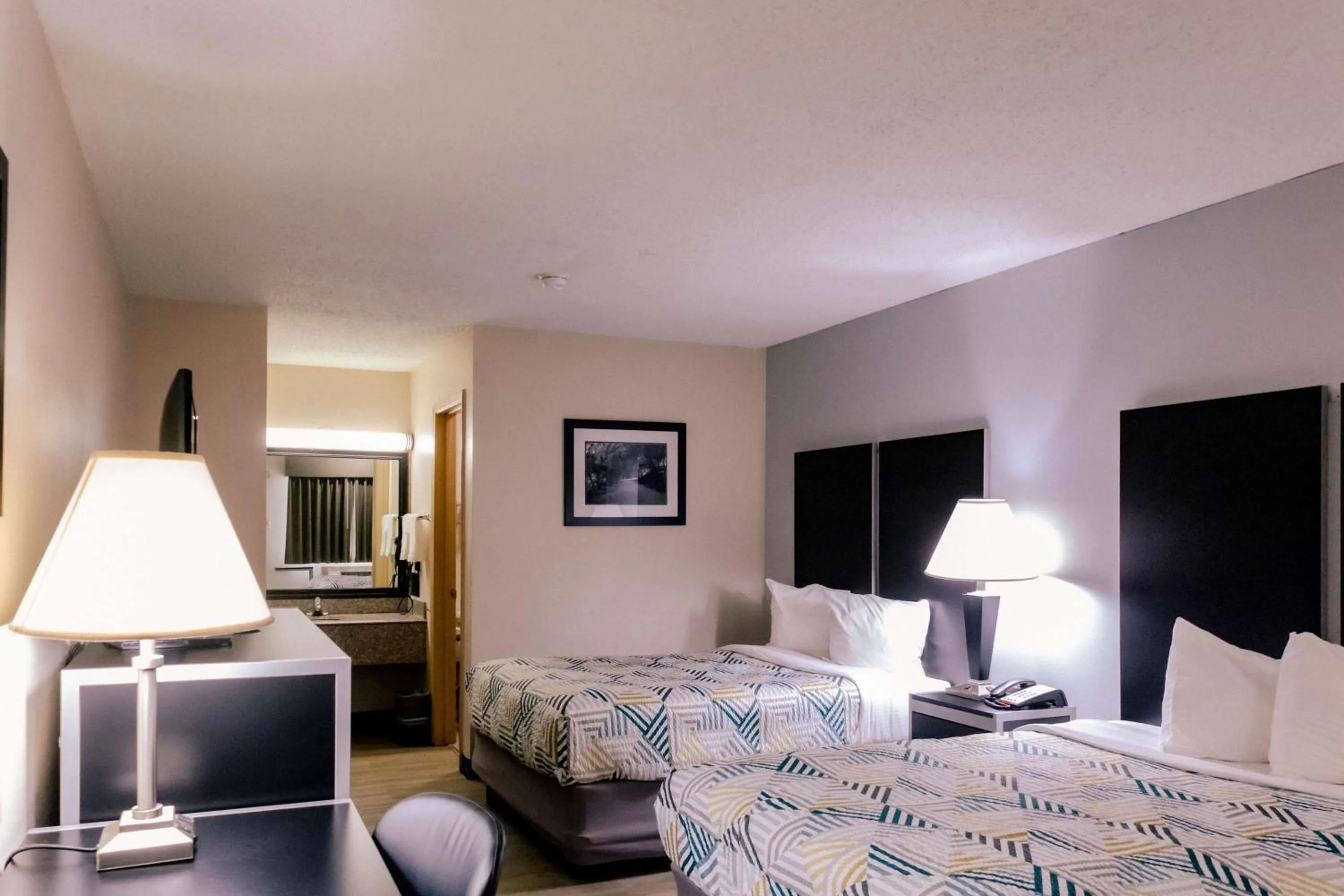 Bedroom, Bed in Motel 6 Nacogdoches, TX