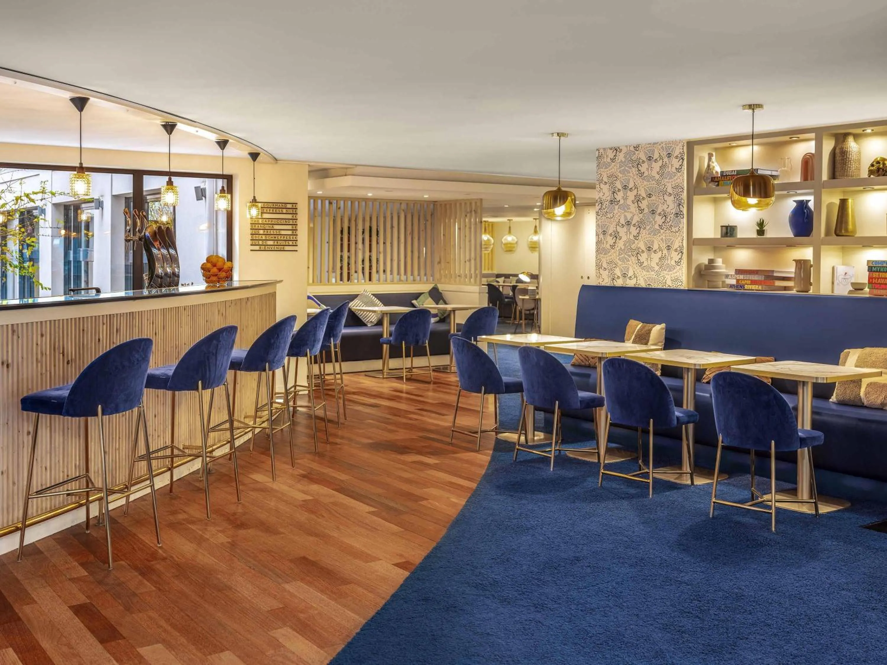 Restaurant/places to eat in Mercure Paris Gare Montparnasse TGV