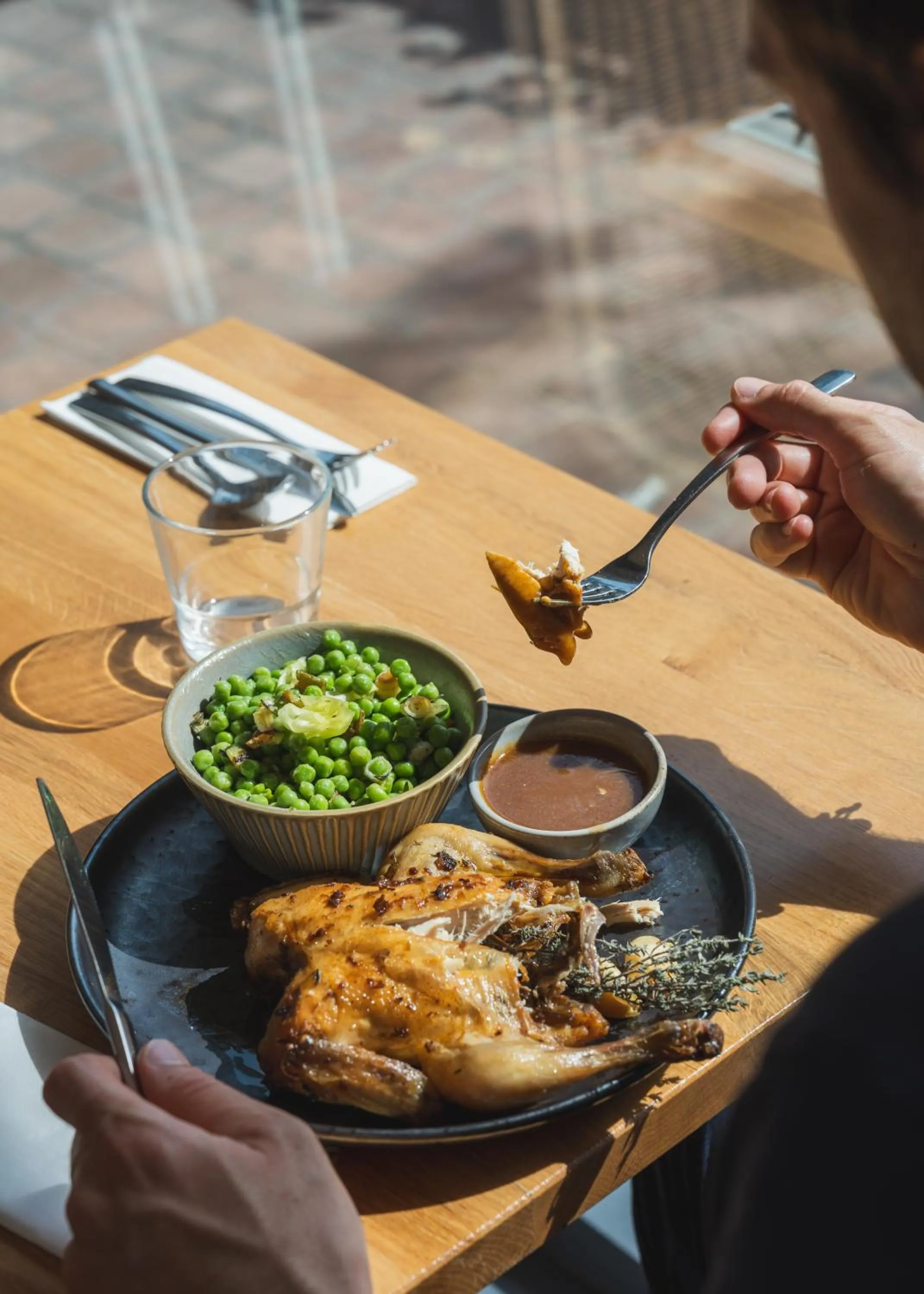 Restaurant/places to eat in Mercure Paris Gare Montparnasse TGV