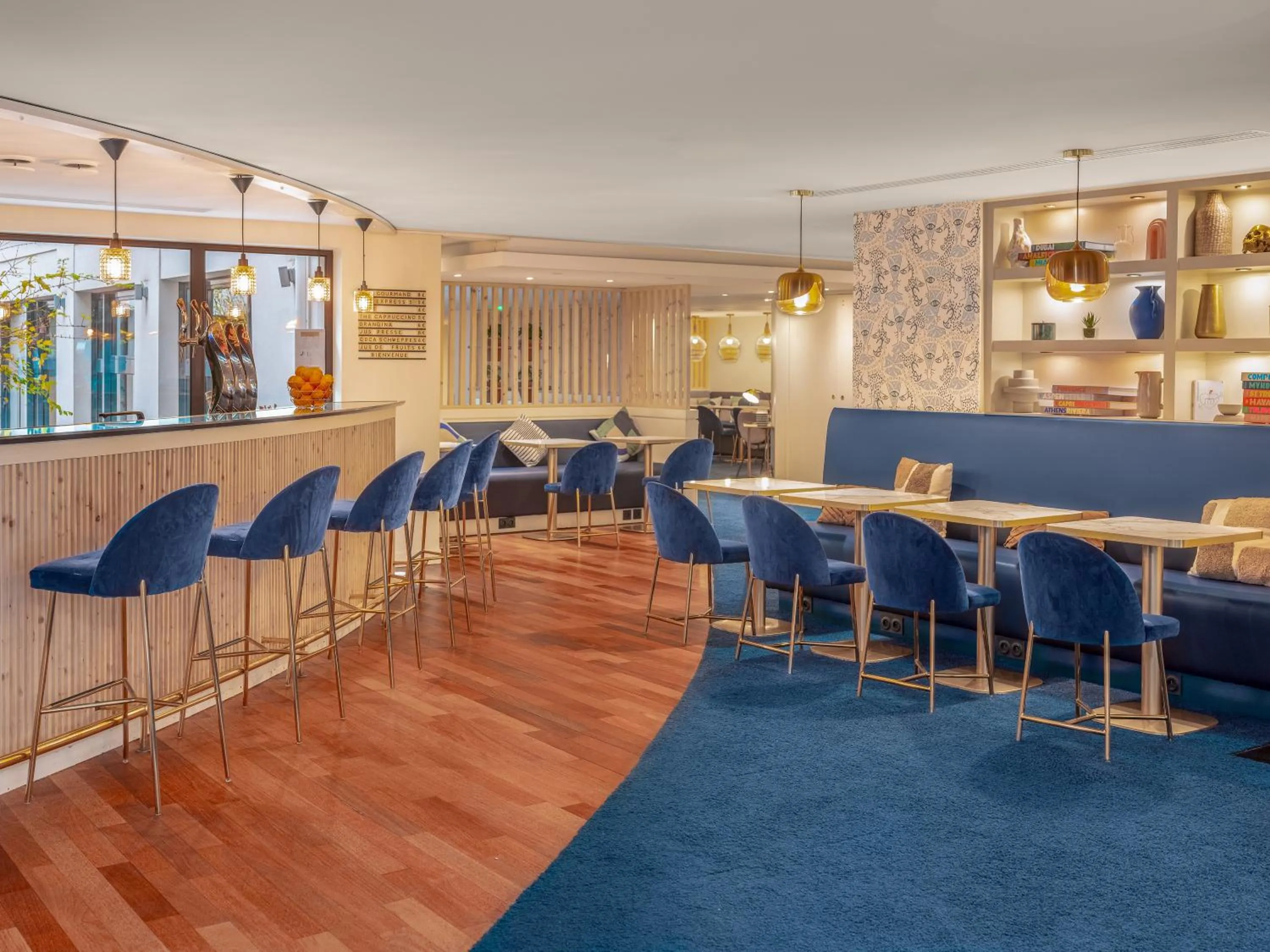 Restaurant/places to eat in Mercure Paris Gare Montparnasse TGV