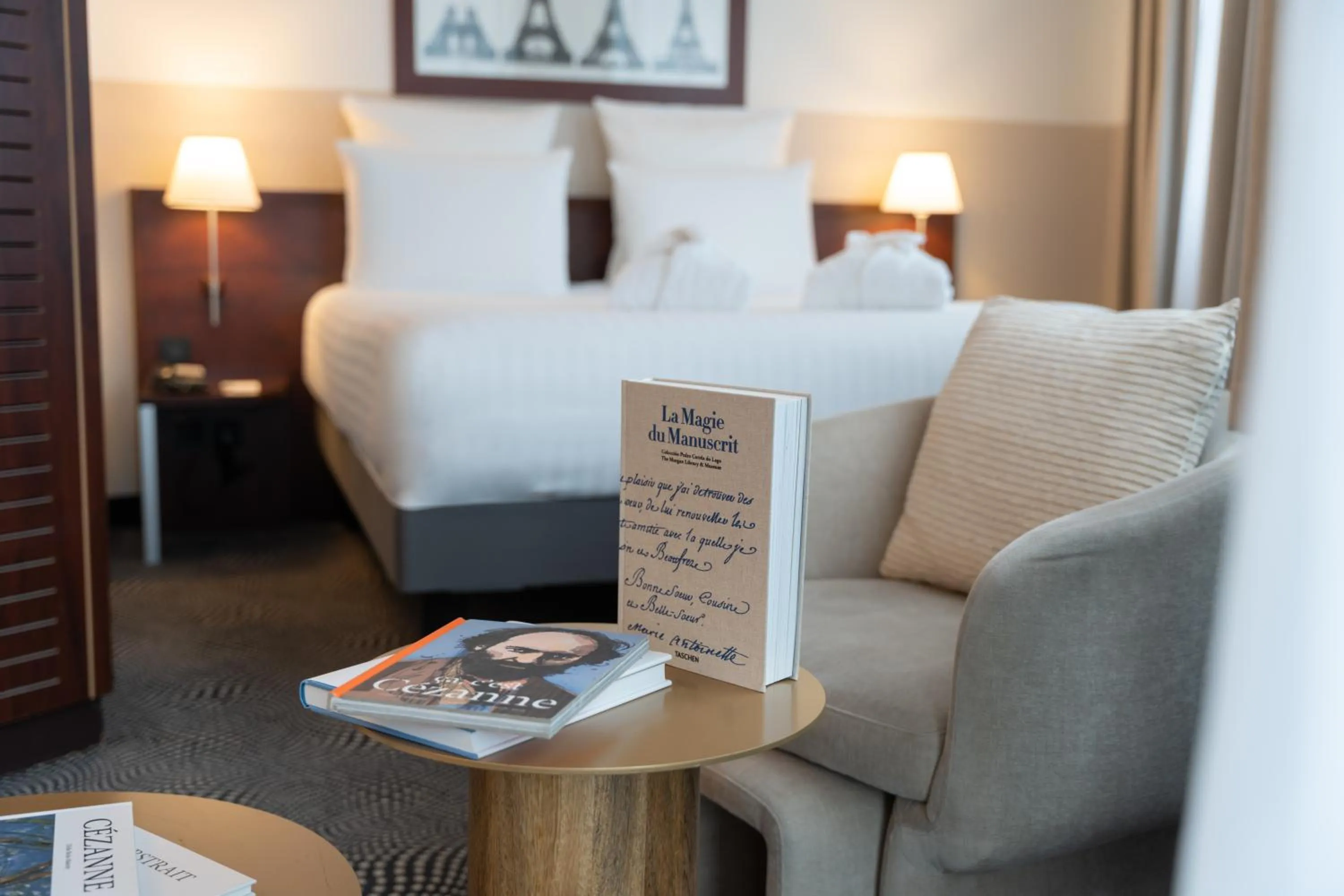 Bedroom, Bed in Mercure Paris Gare Montparnasse TGV