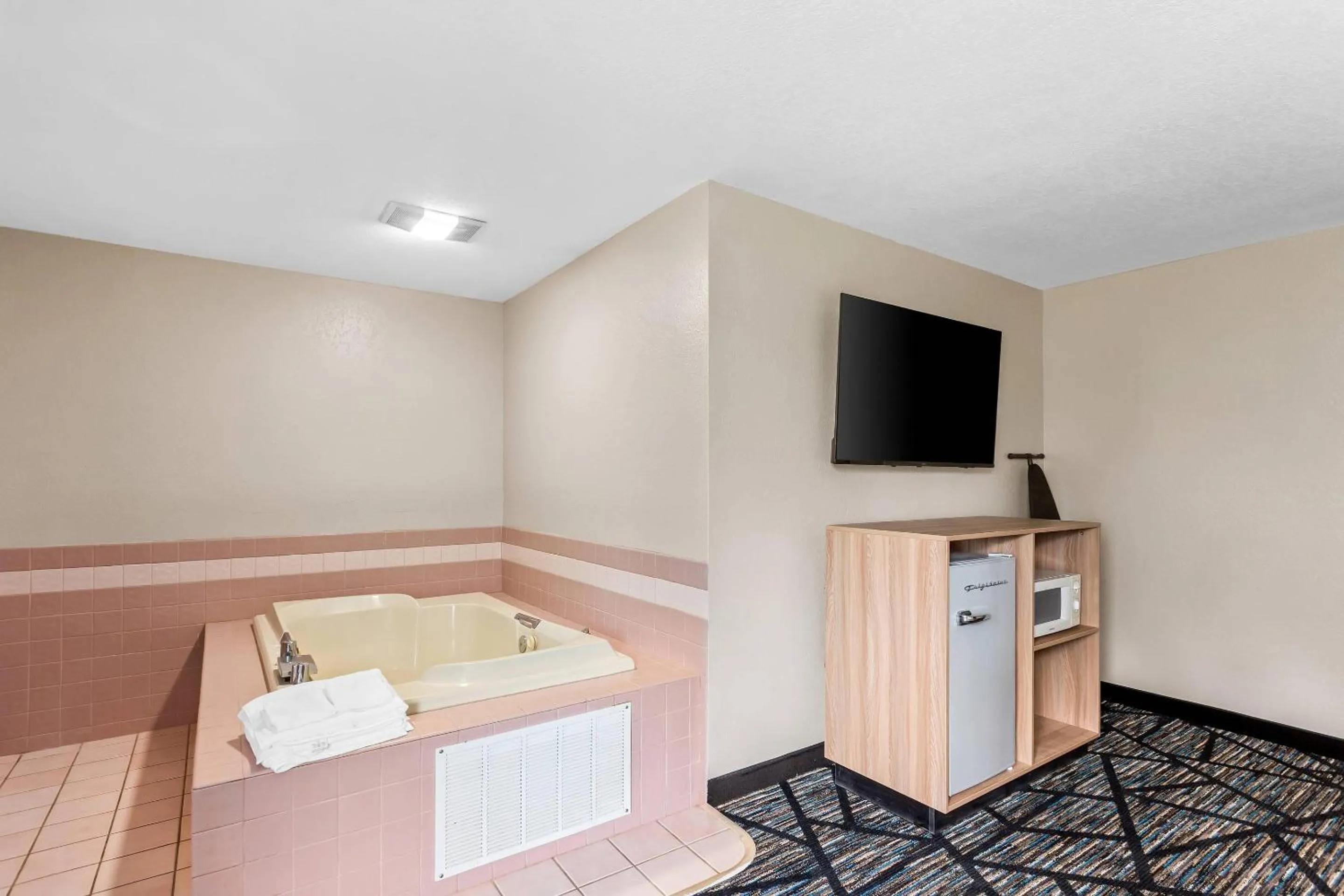 Bedroom, Bed in Quality Inn & Suites Howe - Sturgis