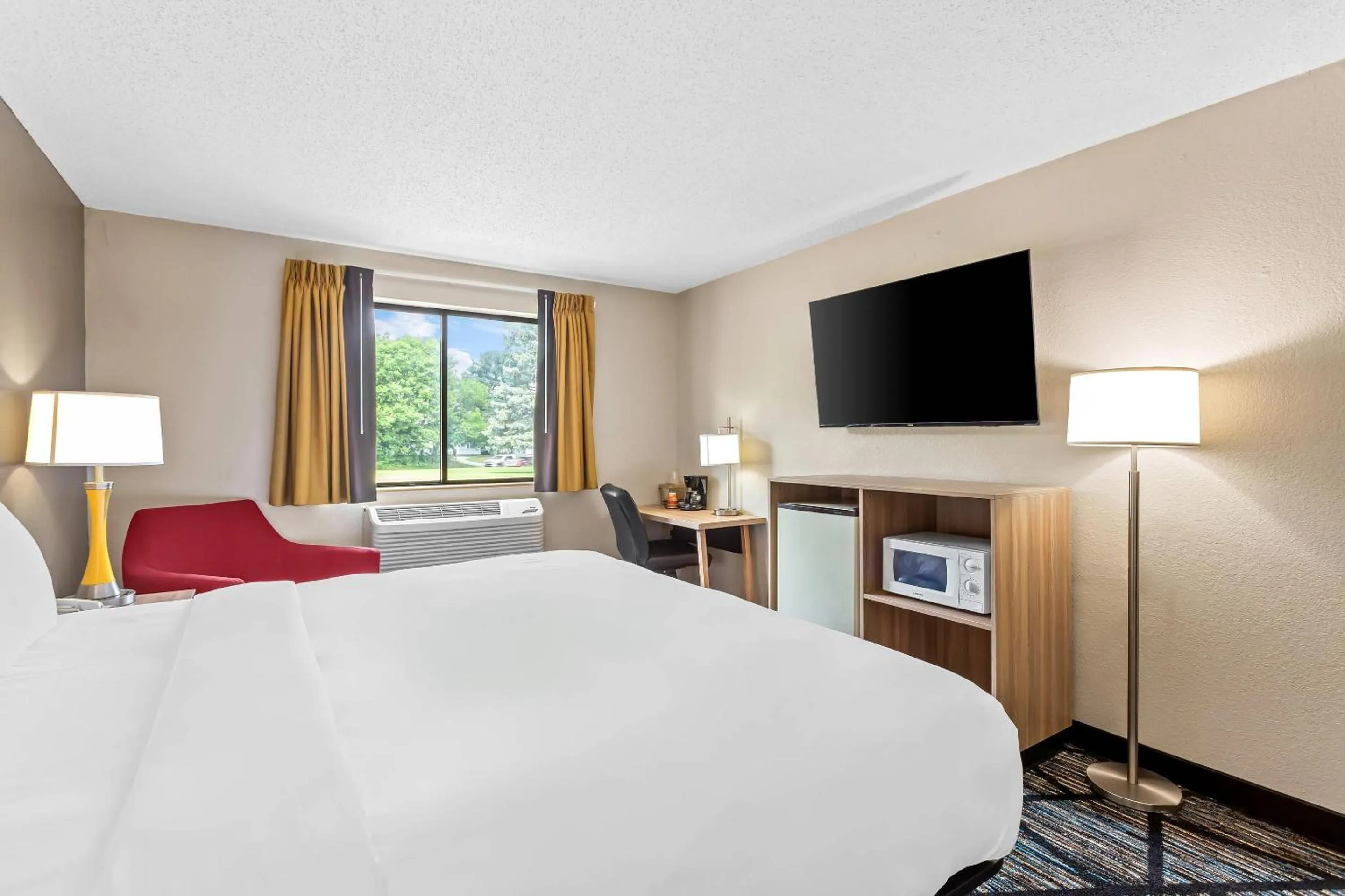 Bedroom, Bed in Quality Inn & Suites Howe - Sturgis