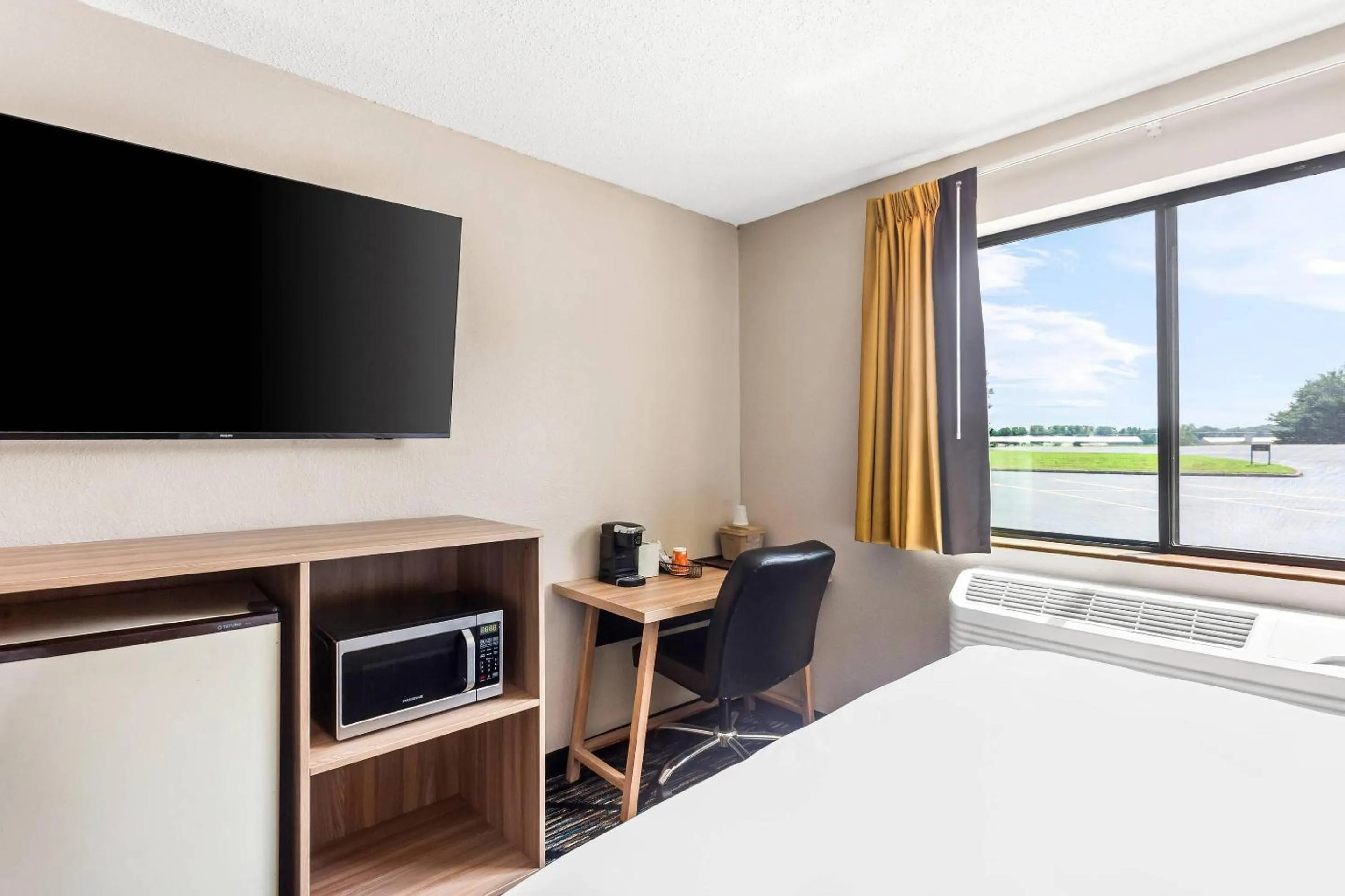 Bedroom, Bed in Quality Inn & Suites Howe - Sturgis