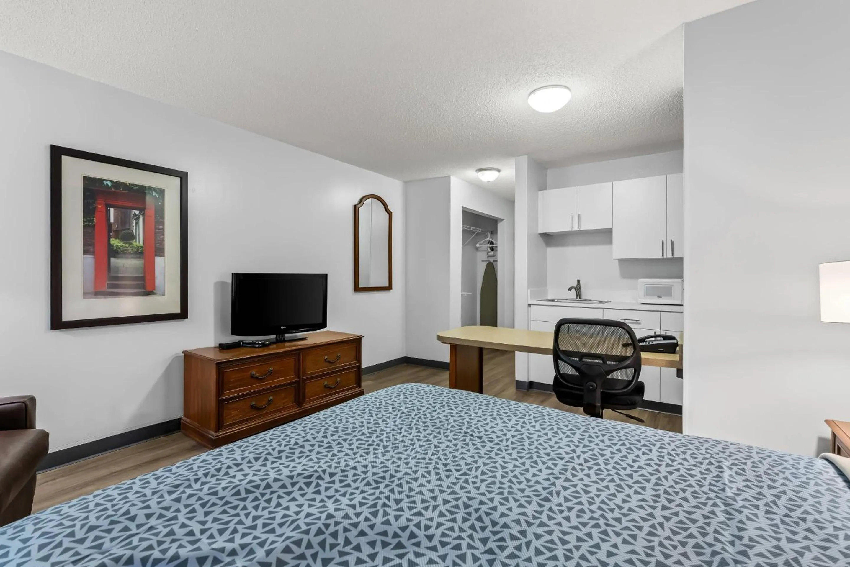 Bed in Suburban Studios Brentwood - Nashville