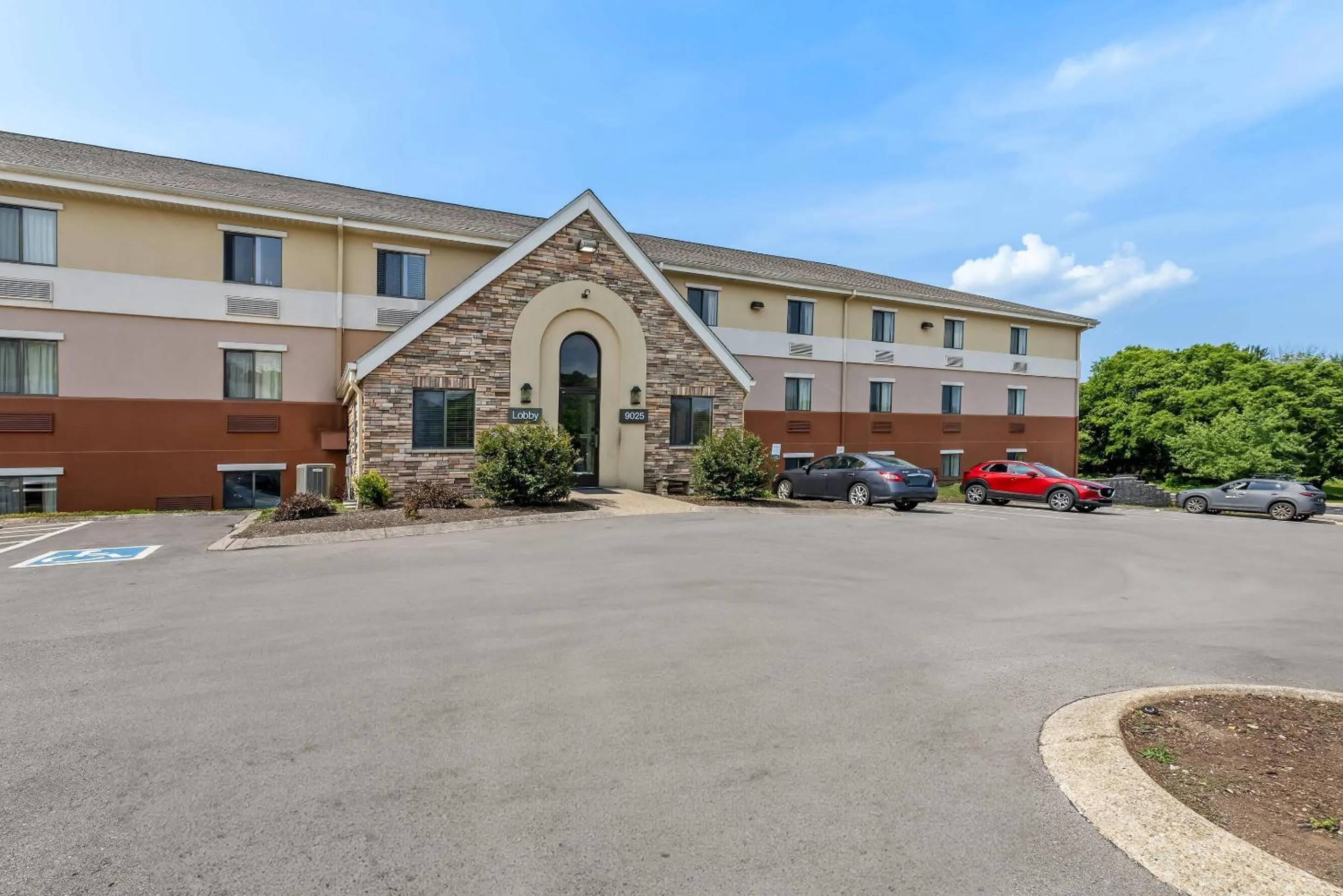 Property building in Suburban Studios Brentwood - Nashville