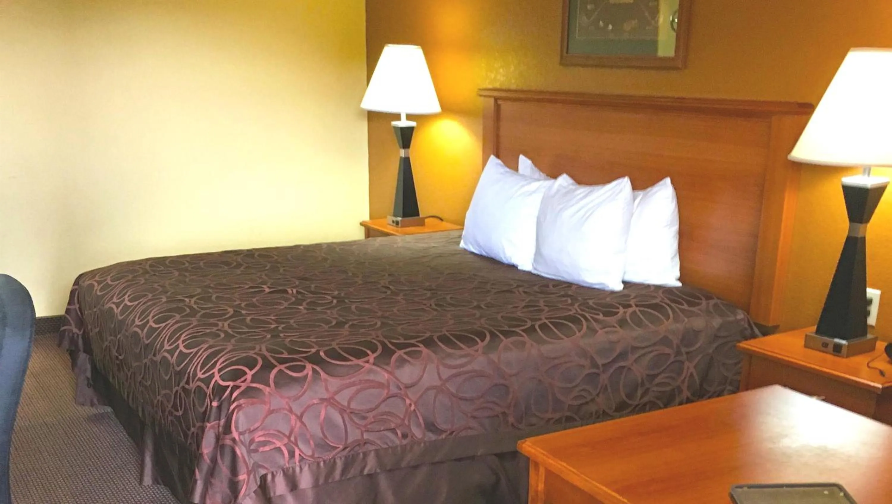 Bedroom, Bed in Xecutive Inn and Suites