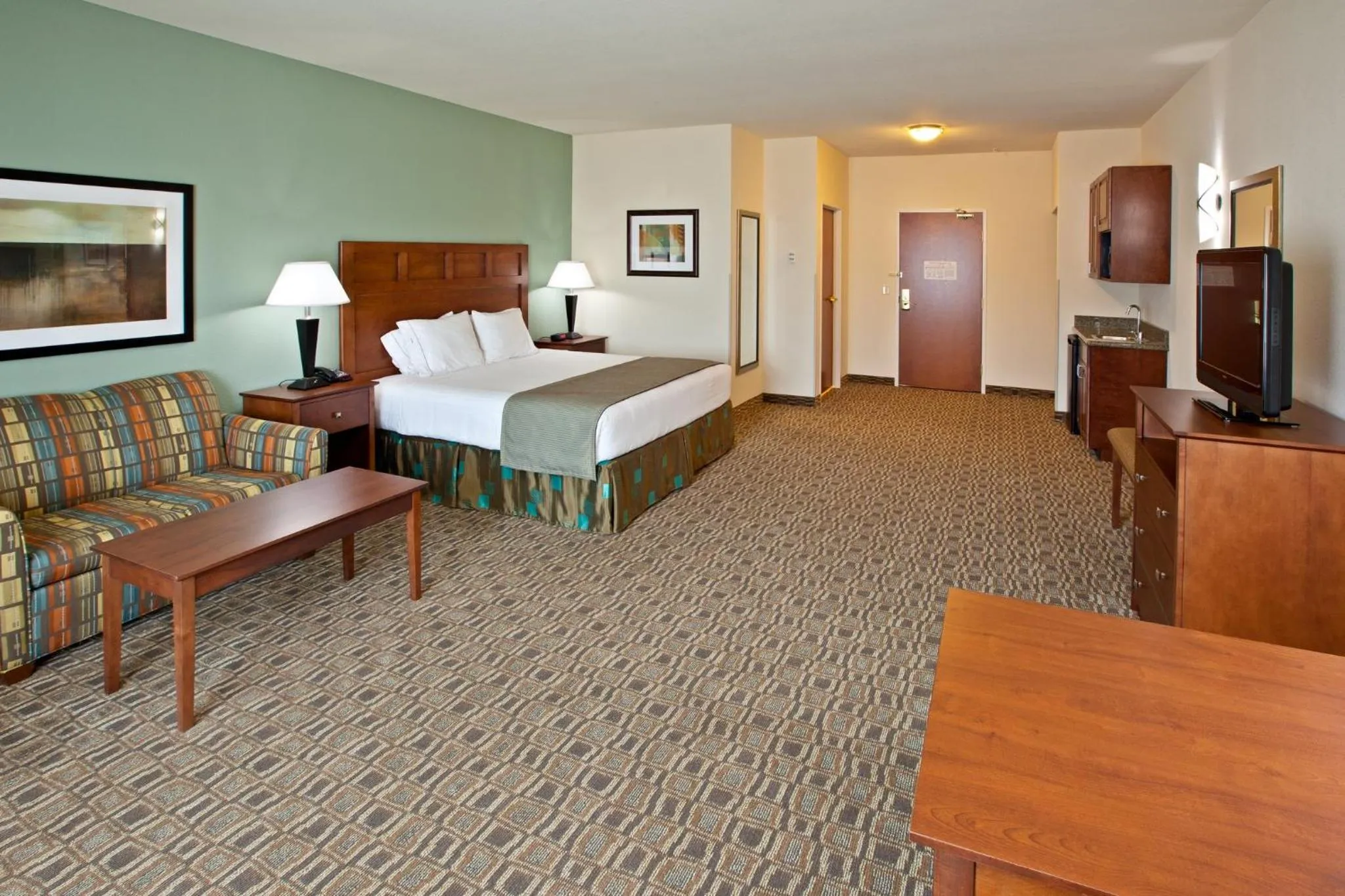 Photo of the whole room, Bed in Holiday Inn Express & Suites Ripley by IHG