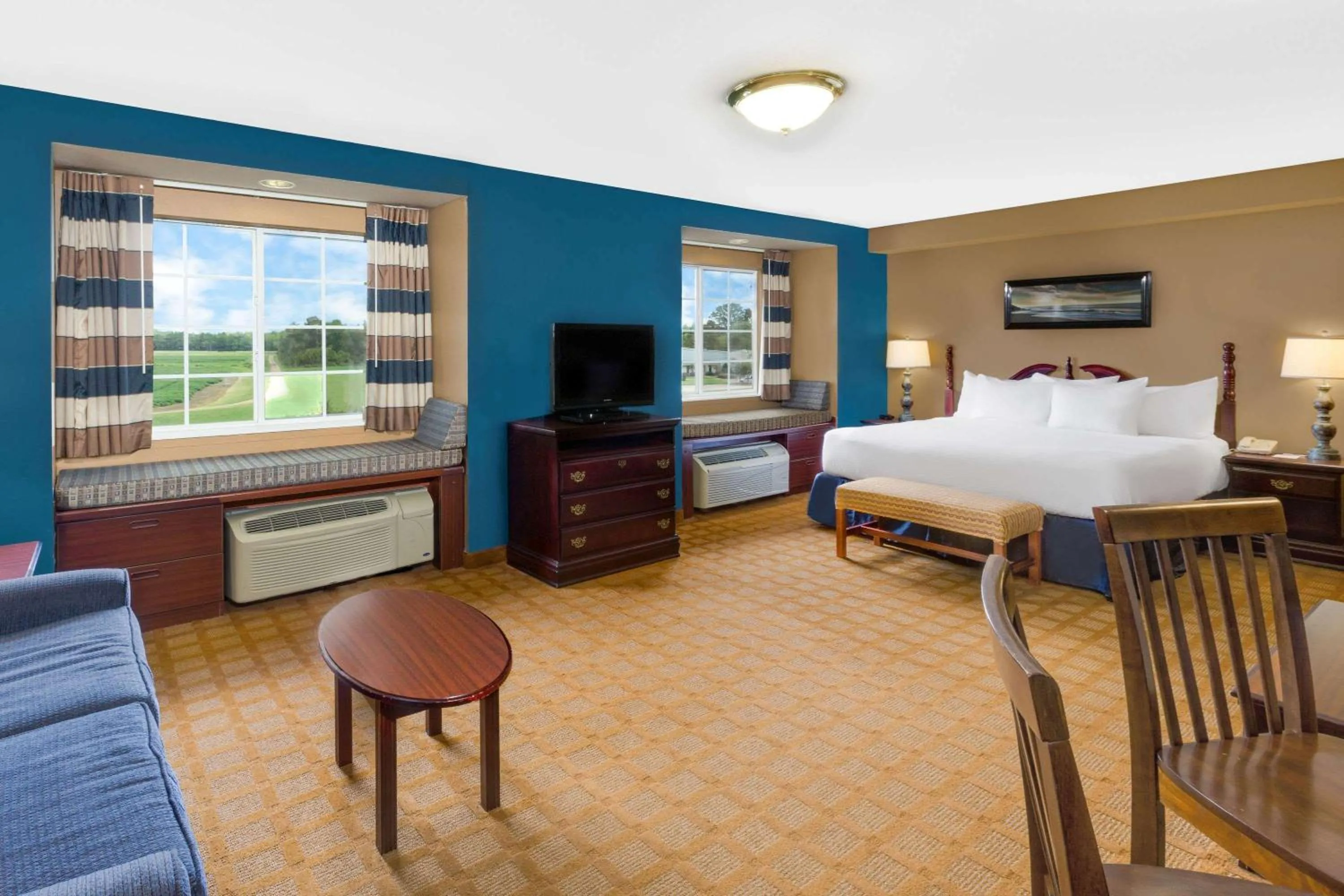 Photo of the whole room in Microtel Inn & Suites by Wyndham Starkville