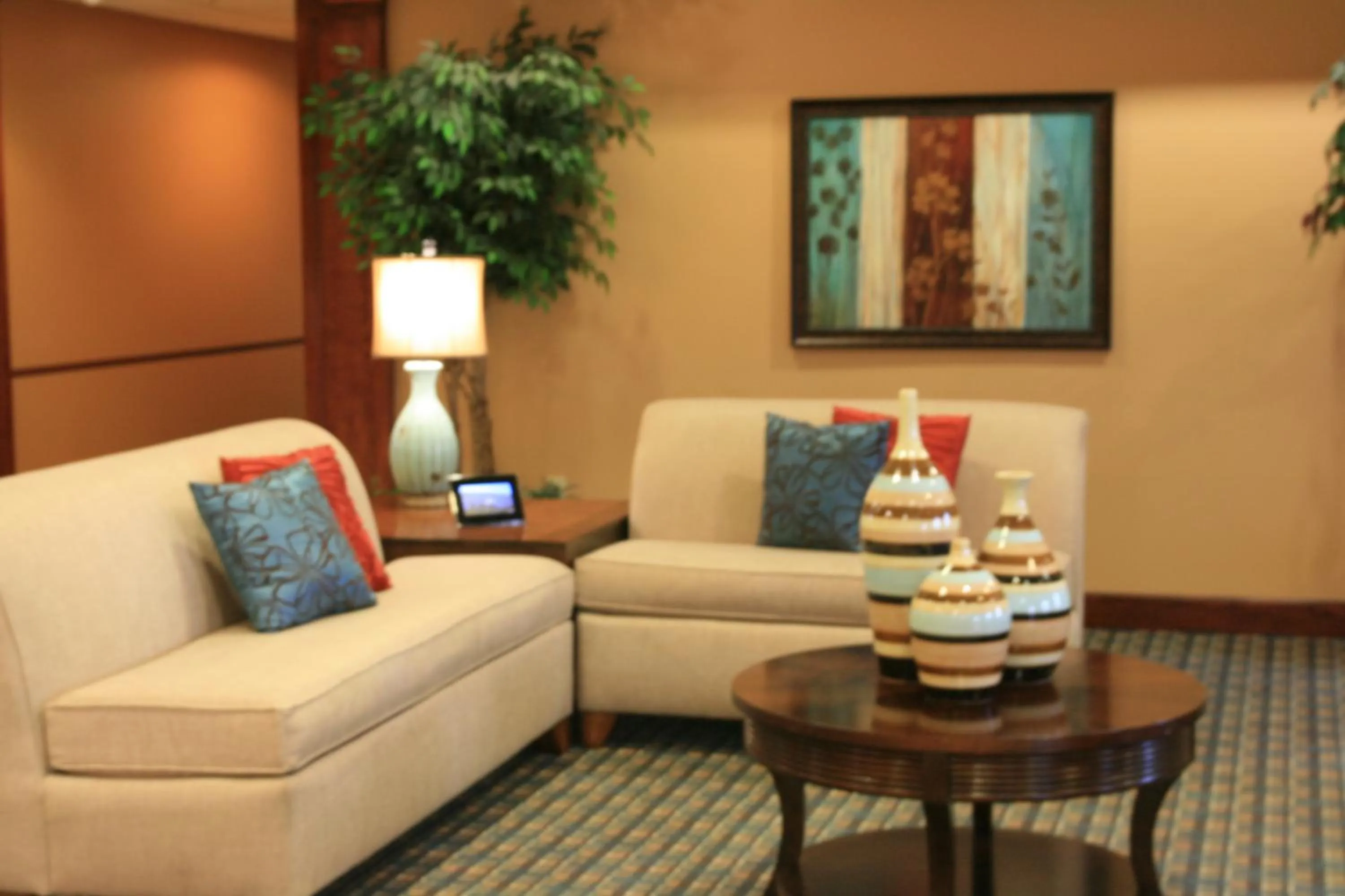Lobby or reception, Seating Area in Microtel Inn & Suites by Wyndham Starkville