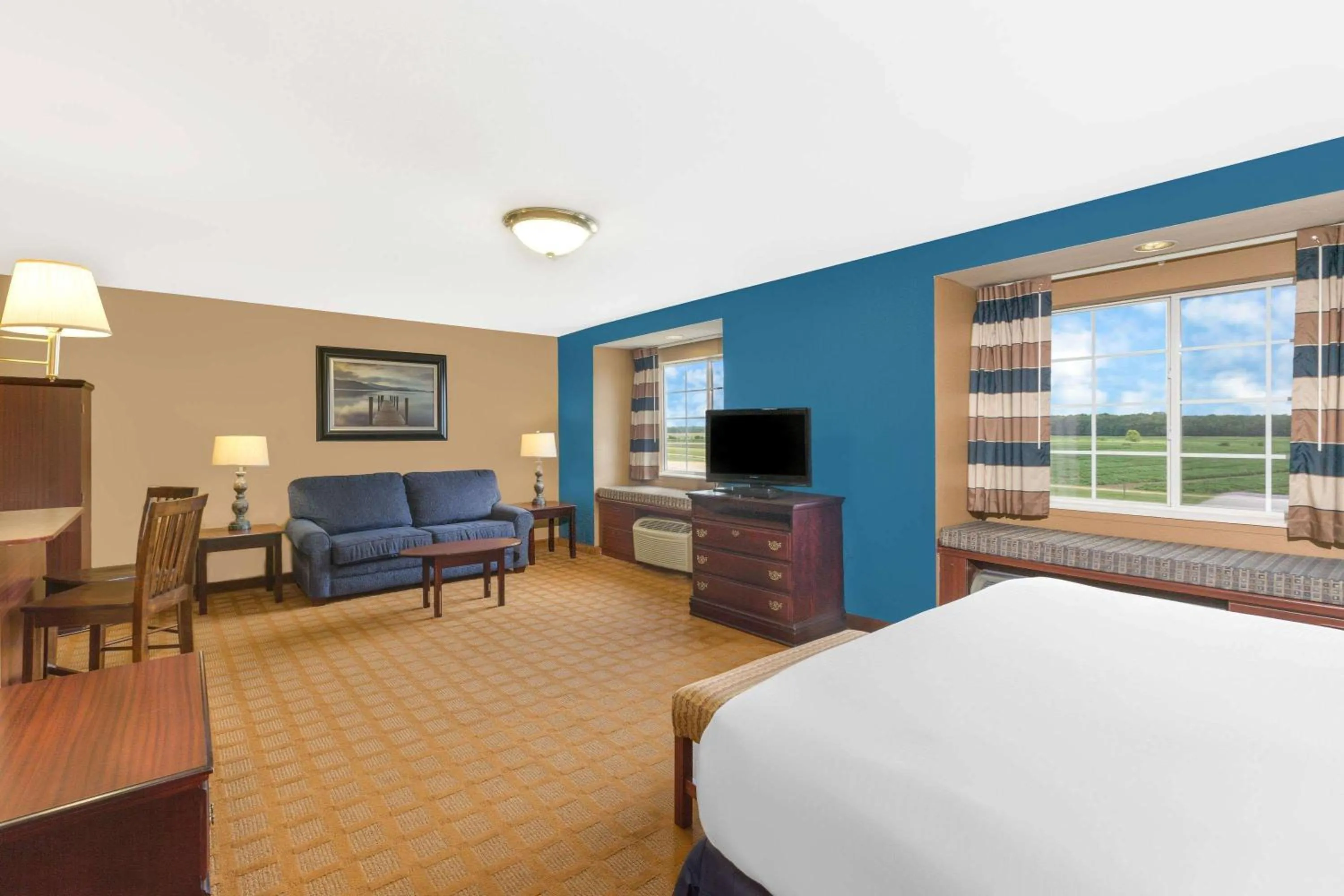 Photo of the whole room in Microtel Inn & Suites by Wyndham Starkville