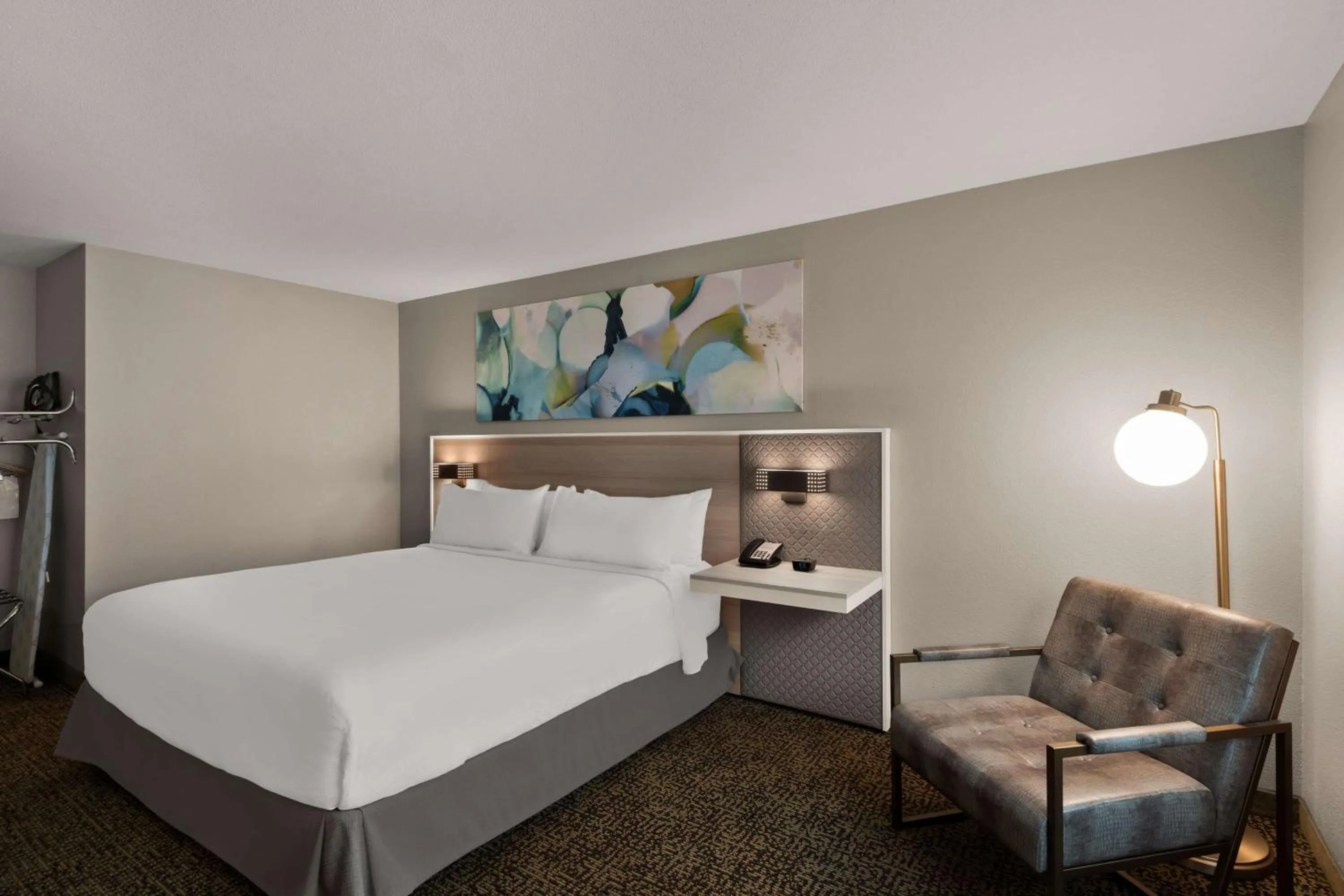 Photo of the whole room, Bed in Wyndham Garden Galena Hotel & Day Spa