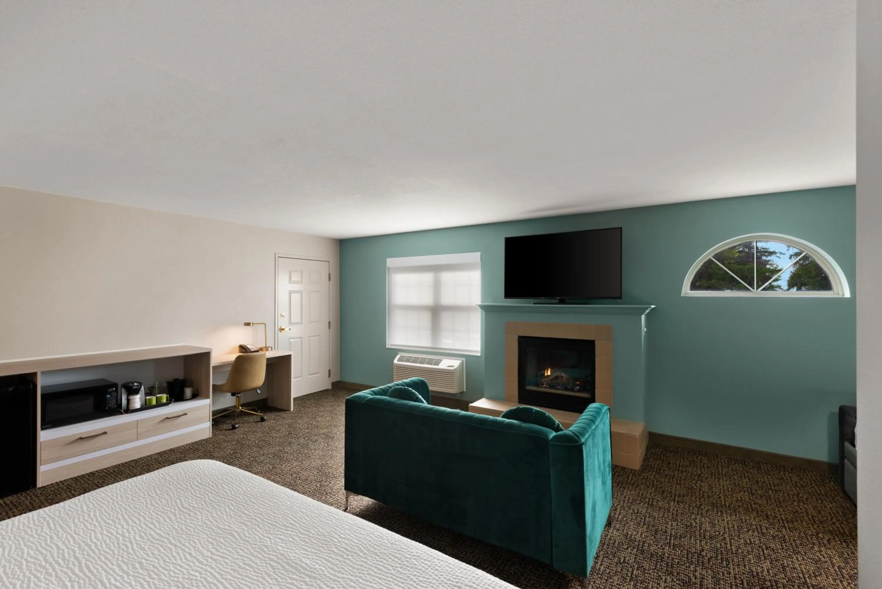 Bed in Wyndham Garden Galena Hotel & Day Spa