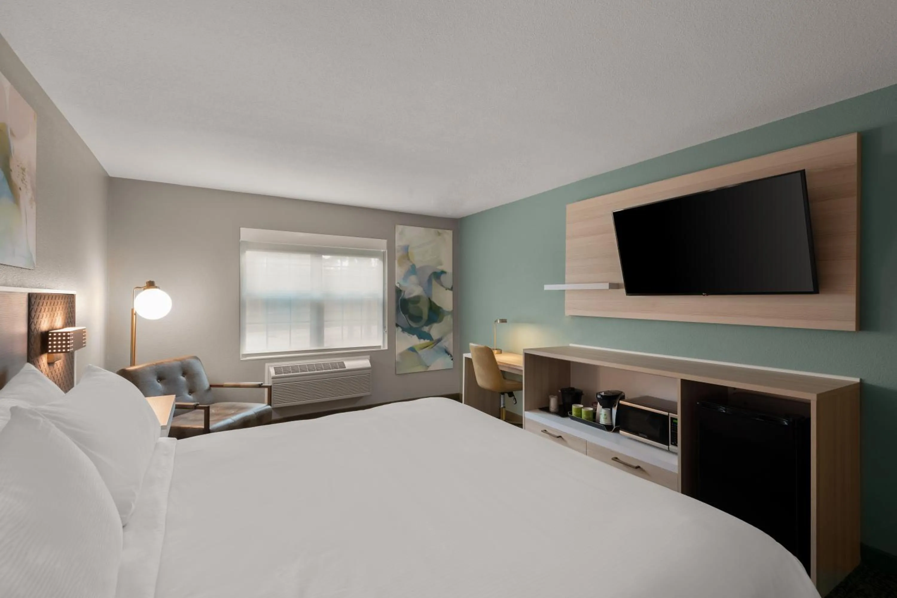 Bed in Wyndham Garden Galena Hotel & Day Spa