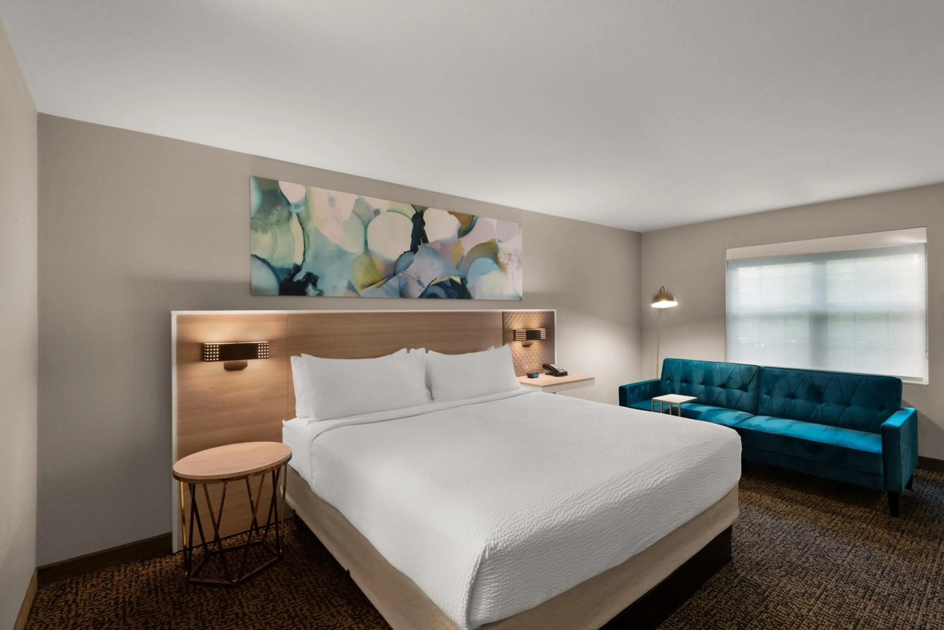 Bed in Wyndham Garden Galena Hotel & Day Spa