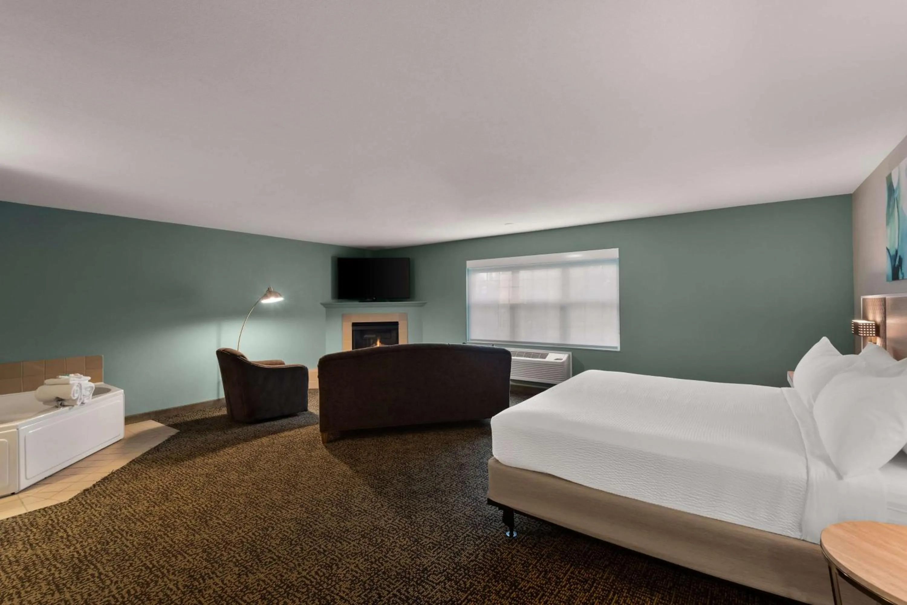 Photo of the whole room, Bed in Wyndham Garden Galena Hotel & Day Spa