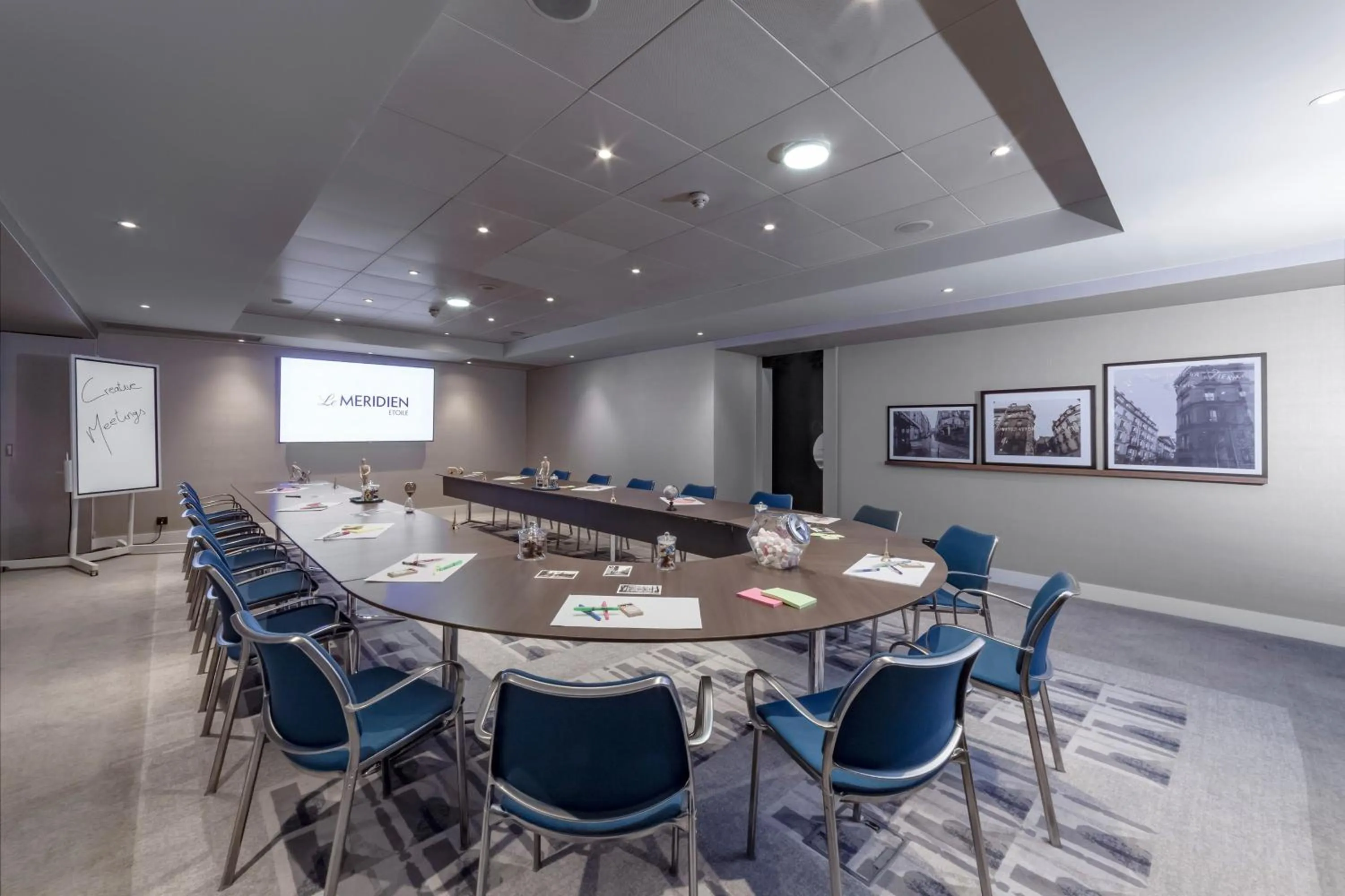 Meeting/conference room in Le Méridien Paris Arc De Triomphe