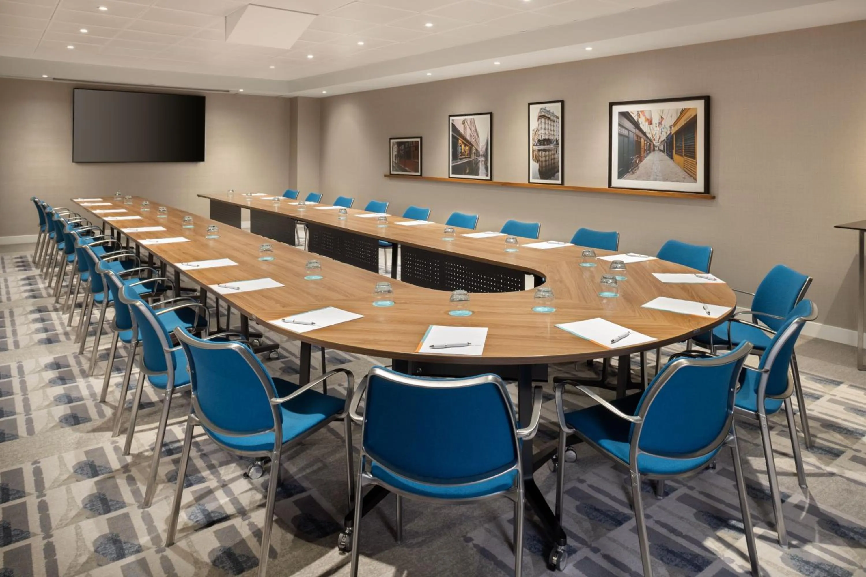Meeting/conference room in Le Méridien Paris Arc De Triomphe