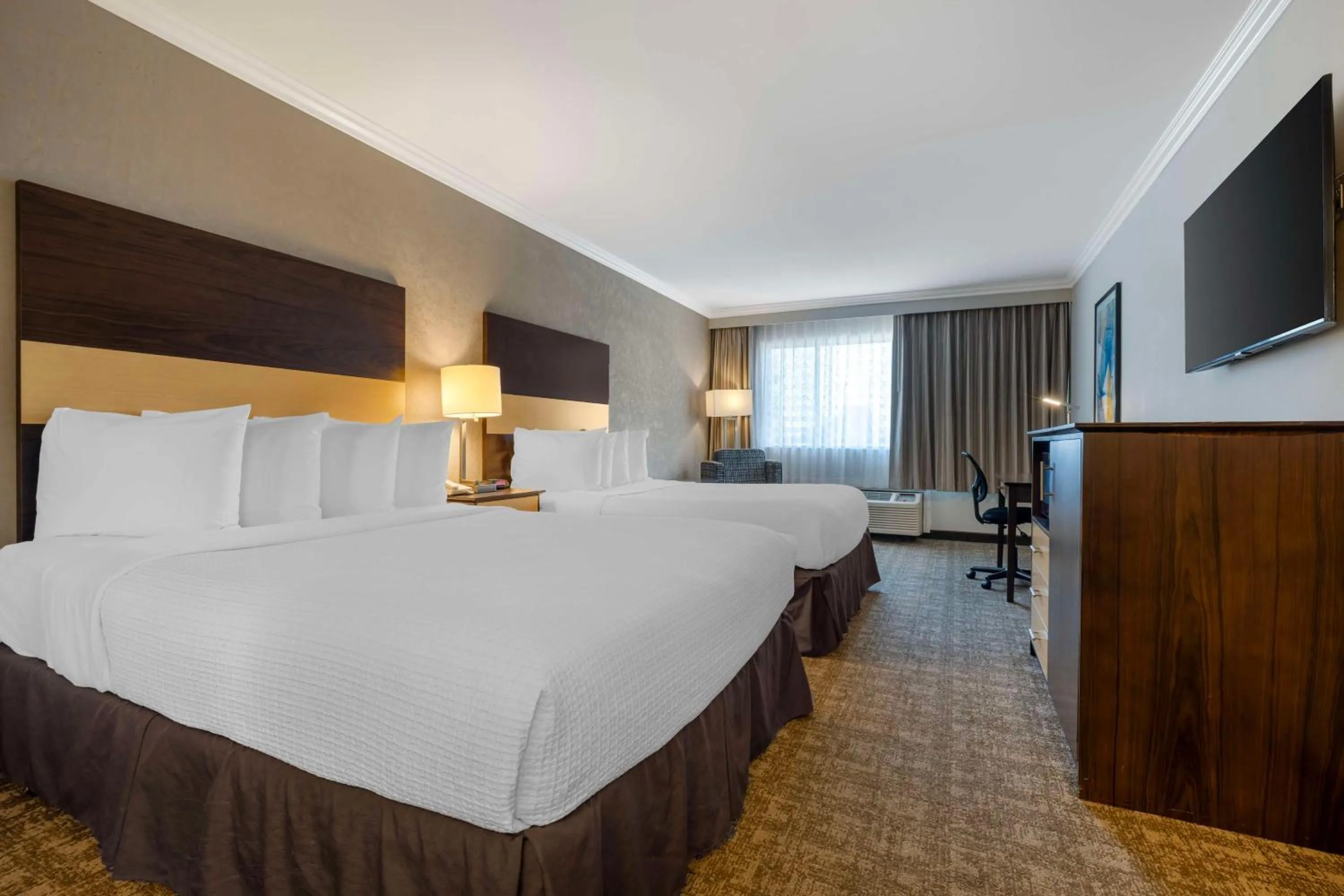 Bedroom, Bed in Best Western Los Angeles Worldport Hotel