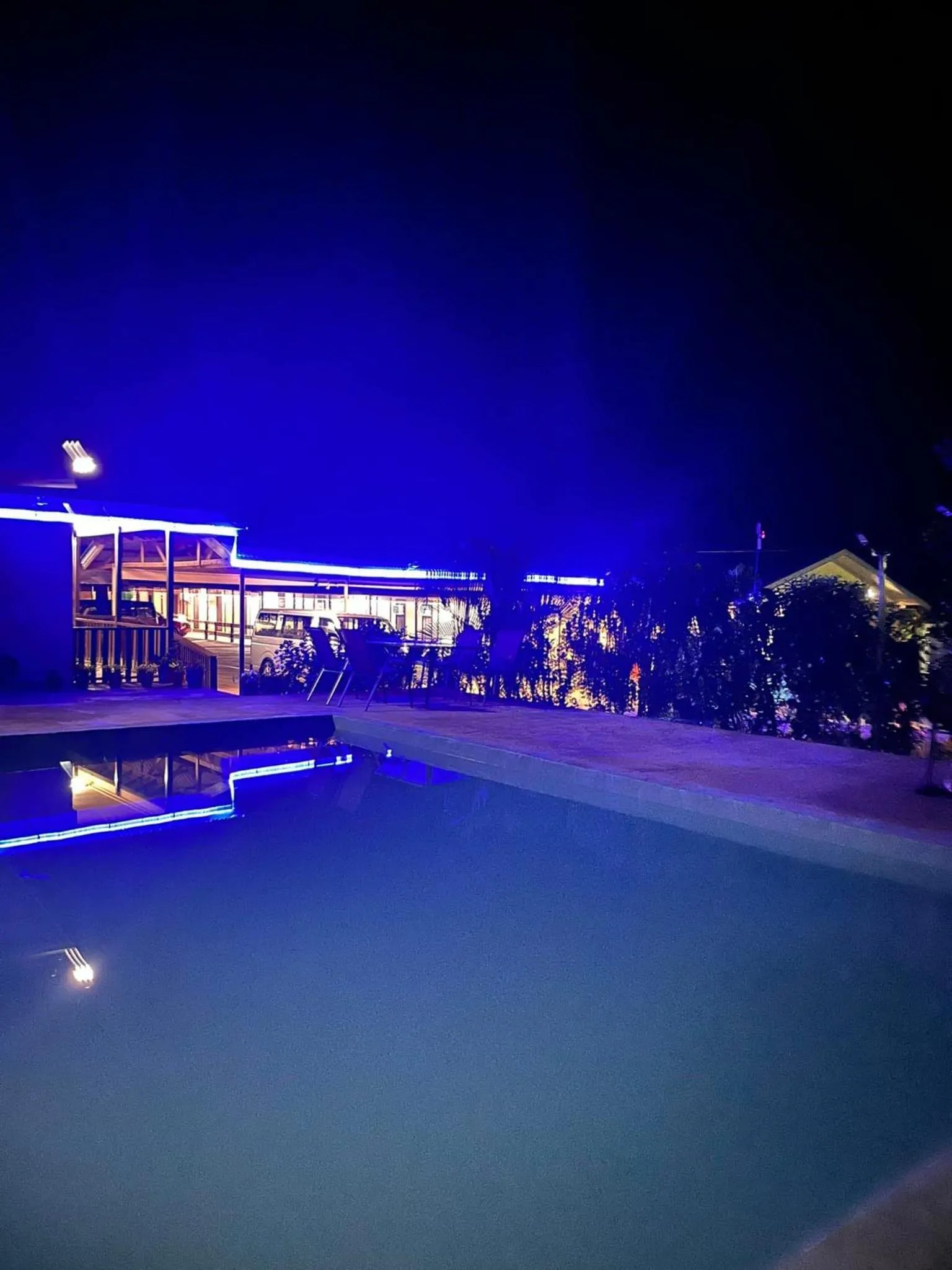 Swimming pool in Transit Motel