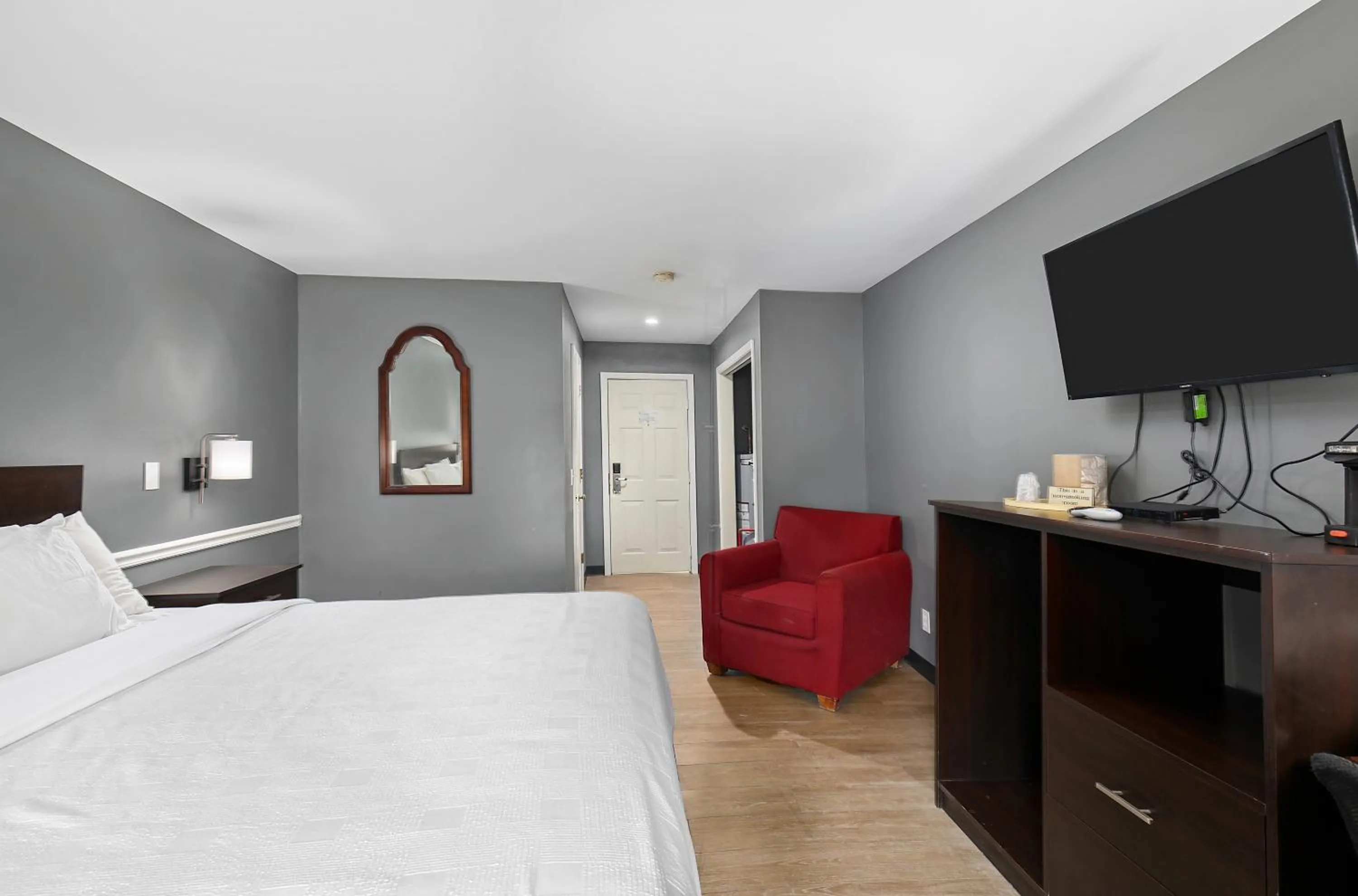 Bed in Four Seasons Country Inn