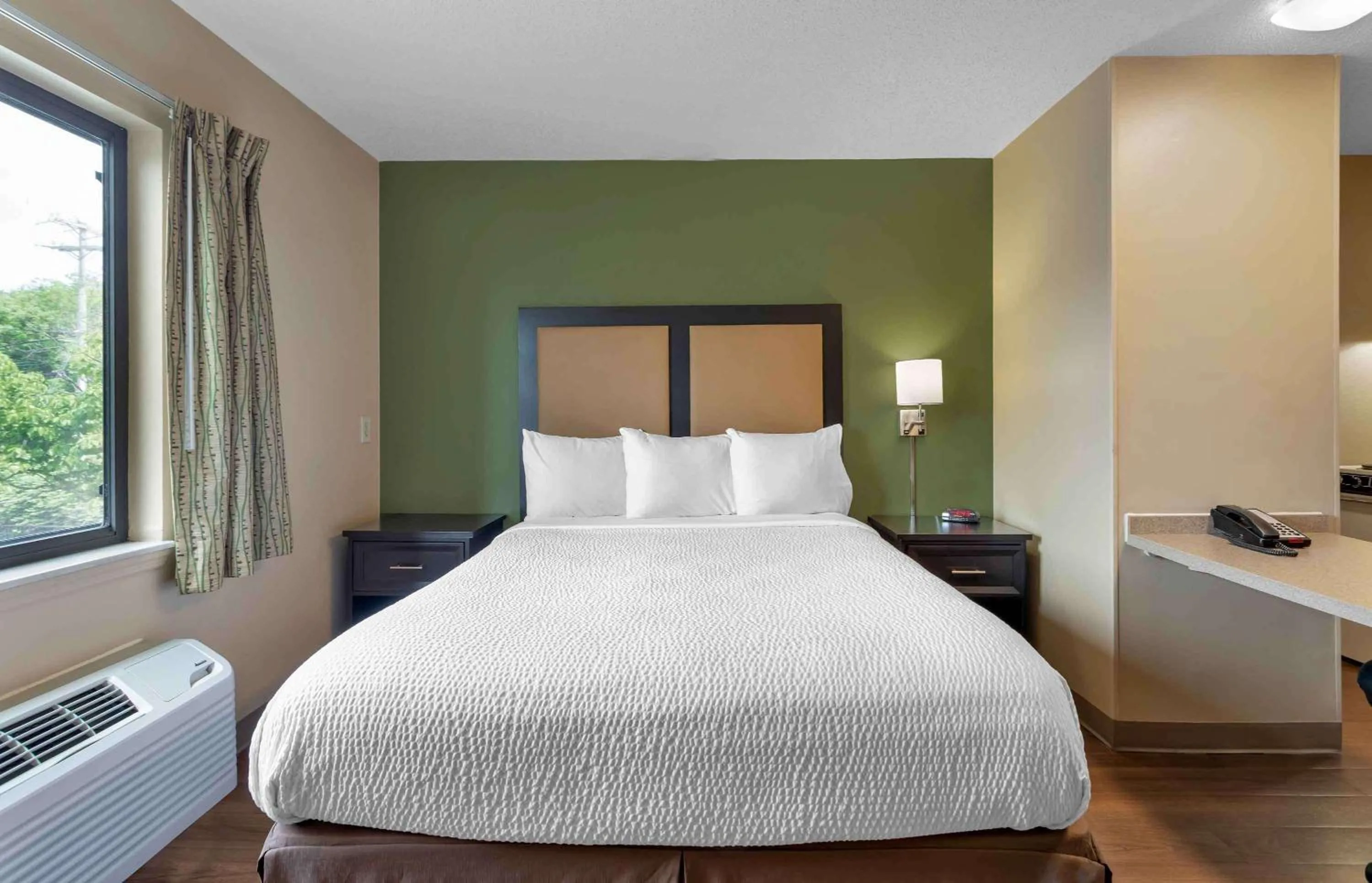 Bedroom, Bed in Extended Stay America Suites - Knoxville - West Hills