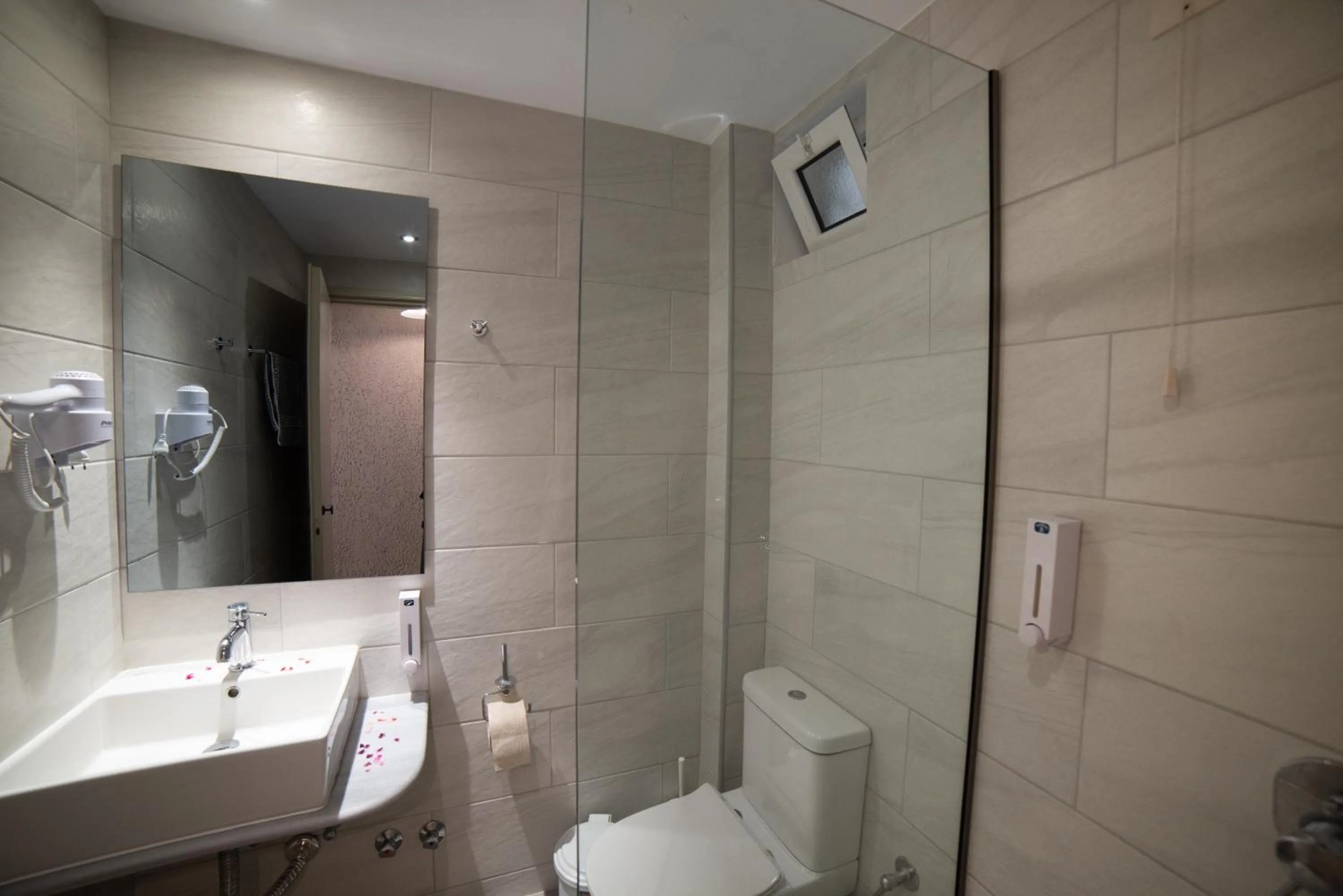 Shower in Hotel Alkionis