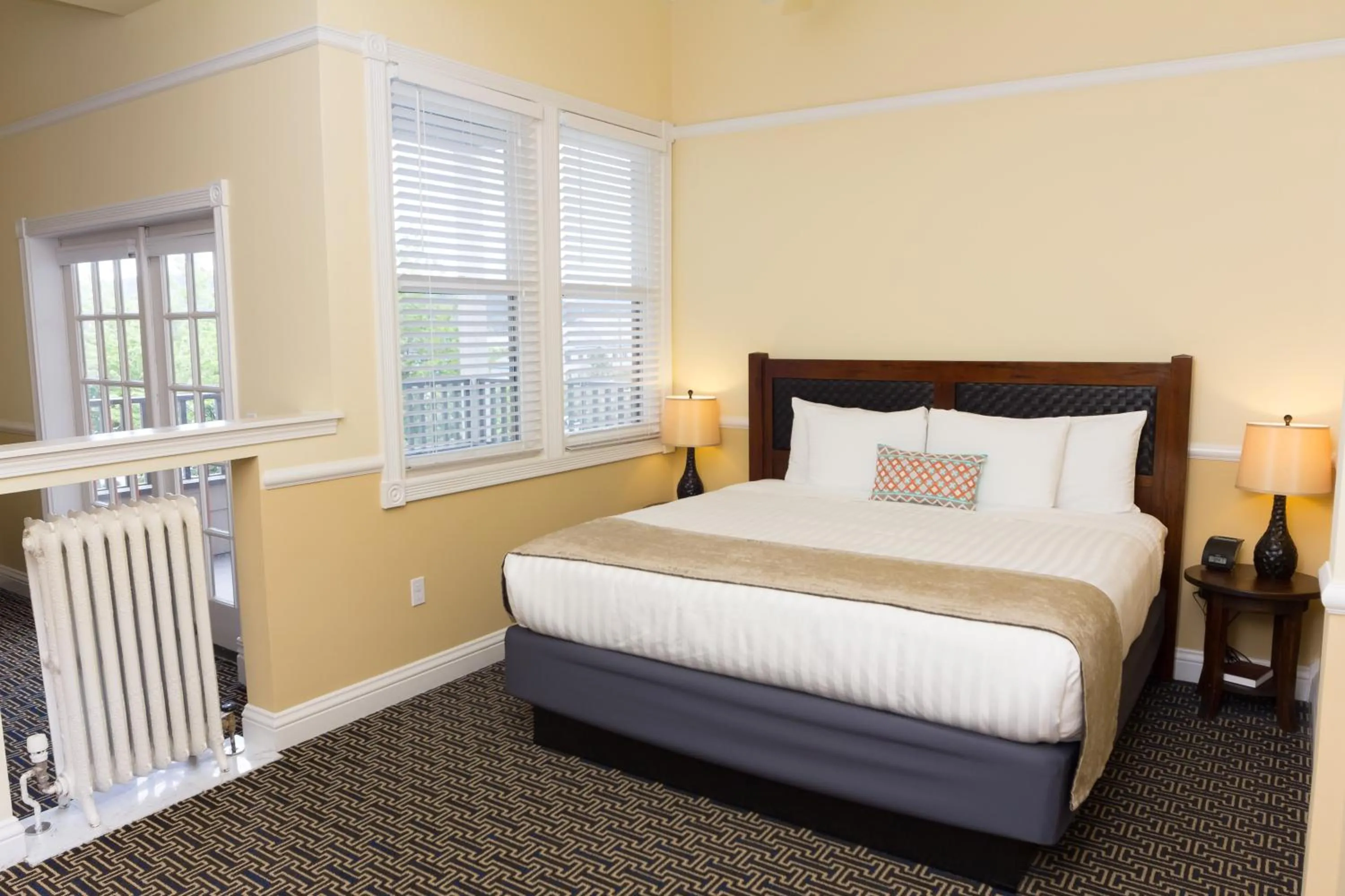 King Studio in Majestic Inn and Spa