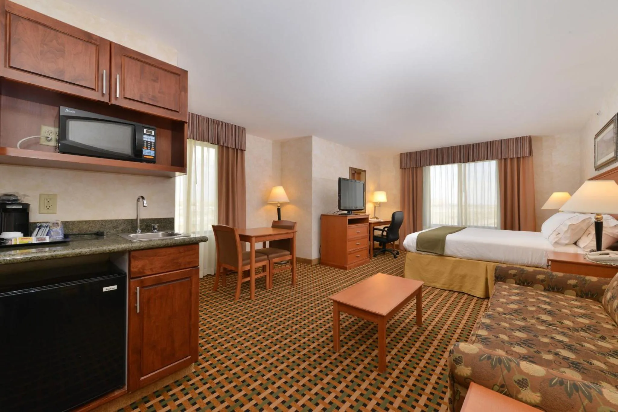 Photo of the whole room, Bed in Holiday Inn Express Rawlins by IHG