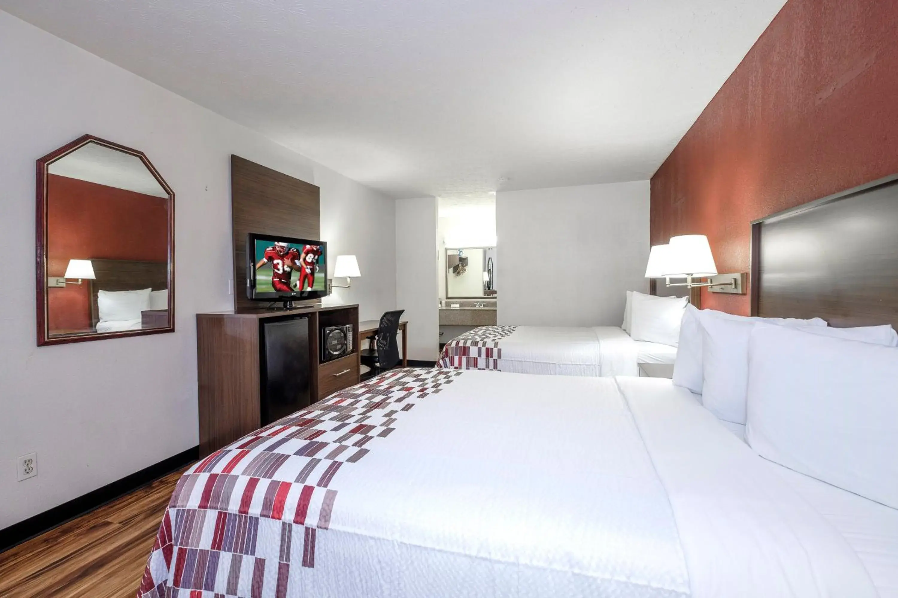 Deluxe Room with Two Double Beds Disability Access Non-Smoking in Red Roof Inn Edgewood Deluxe Room with Two Double Beds Disability Access Non-Smoking in Red Roof Inn Edgewood