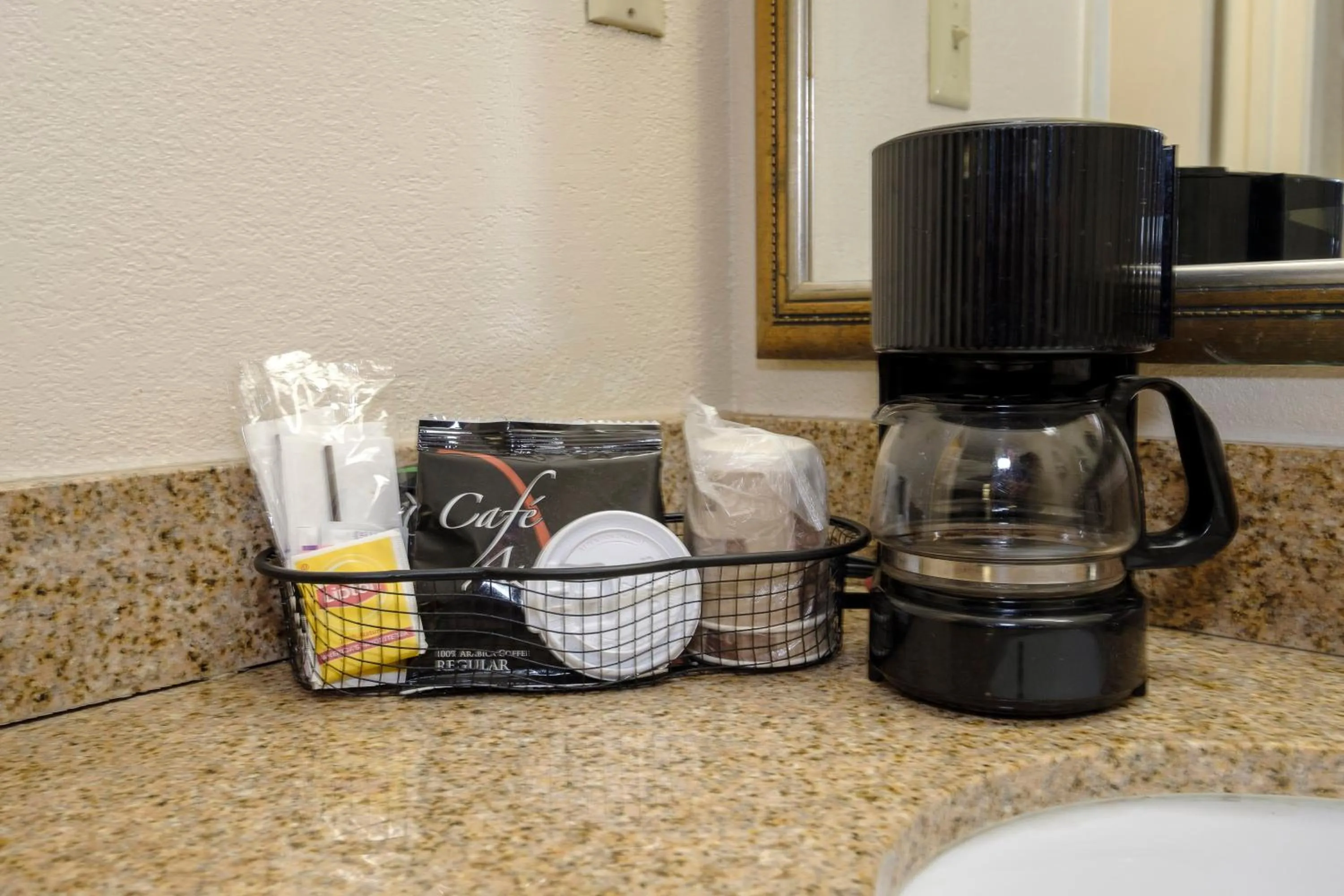 Photo of the whole room in Red Roof Inn Edgewood