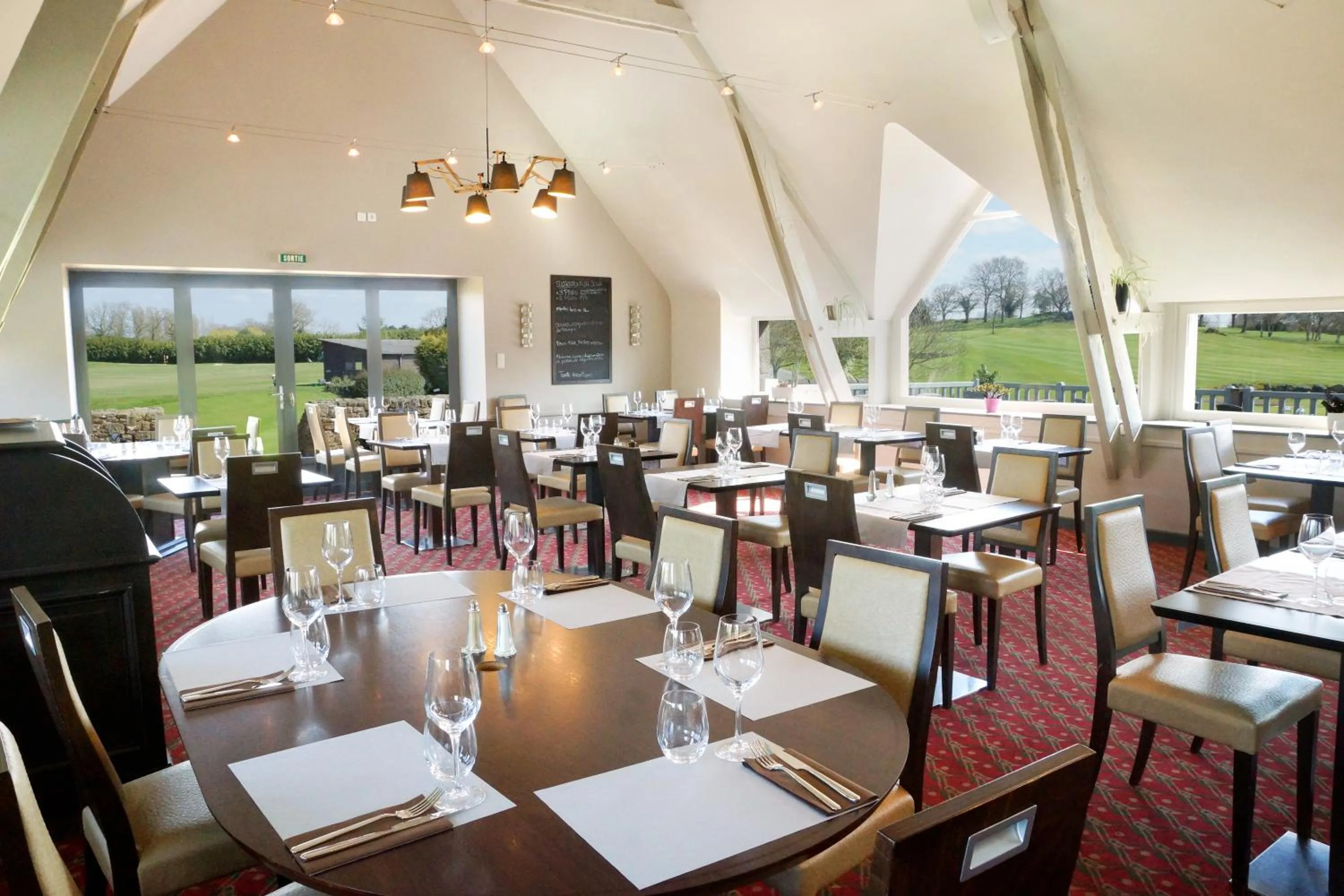 Restaurant/places to eat in Saint Malo Golf Resort