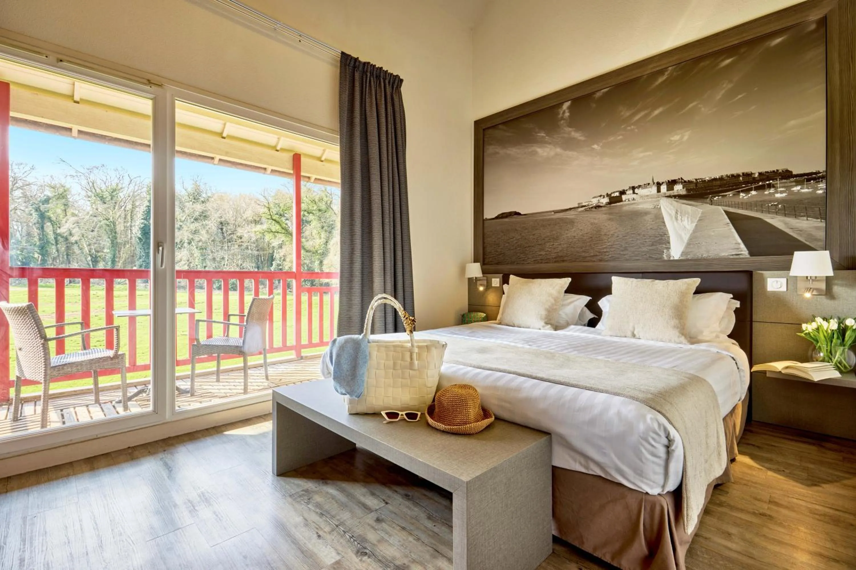 Bed in Saint Malo Golf Resort