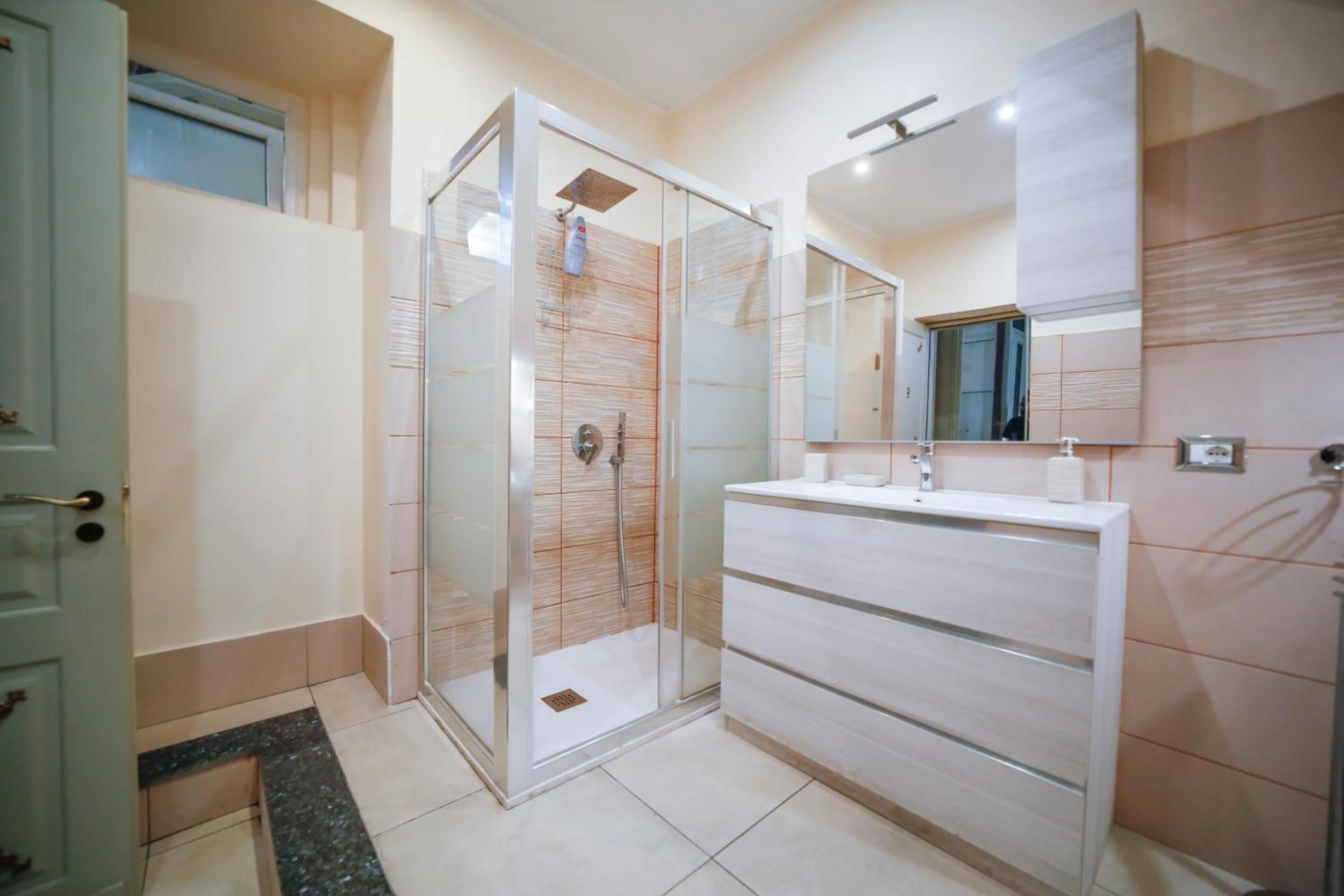 Shower in La casa di Marcello