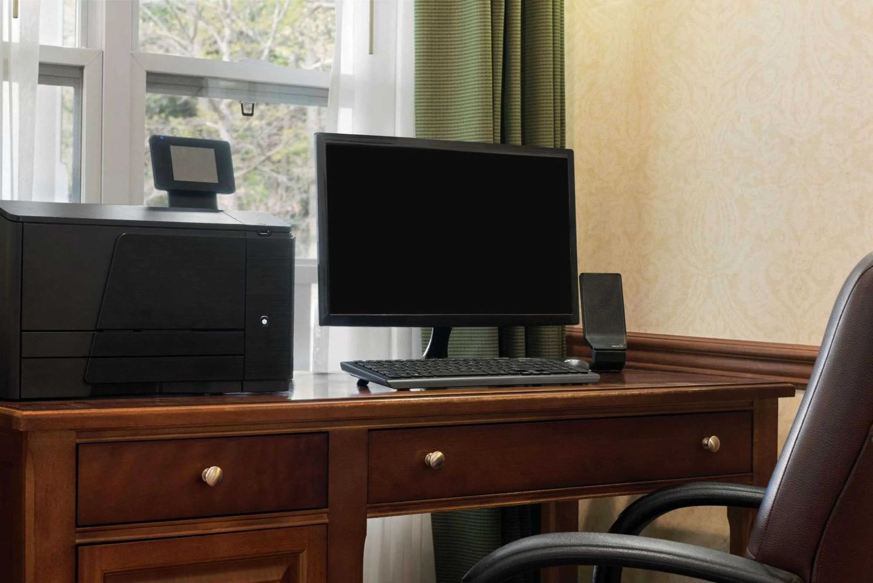 Business facilities in Country Inn & Suites by Radisson, Stevens Point, WI