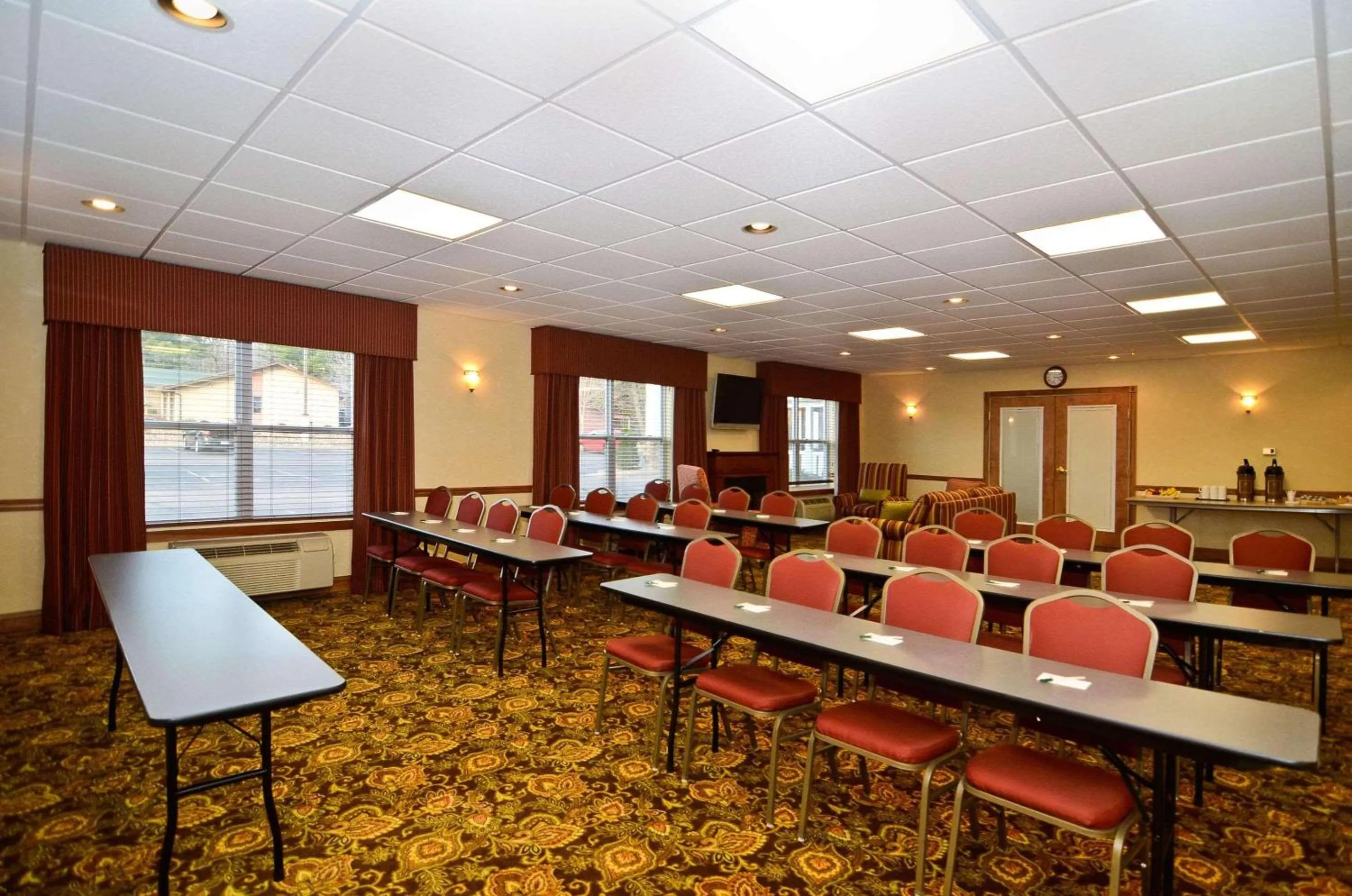 Meeting/conference room in Country Inn & Suites by Radisson, Stevens Point, WI
