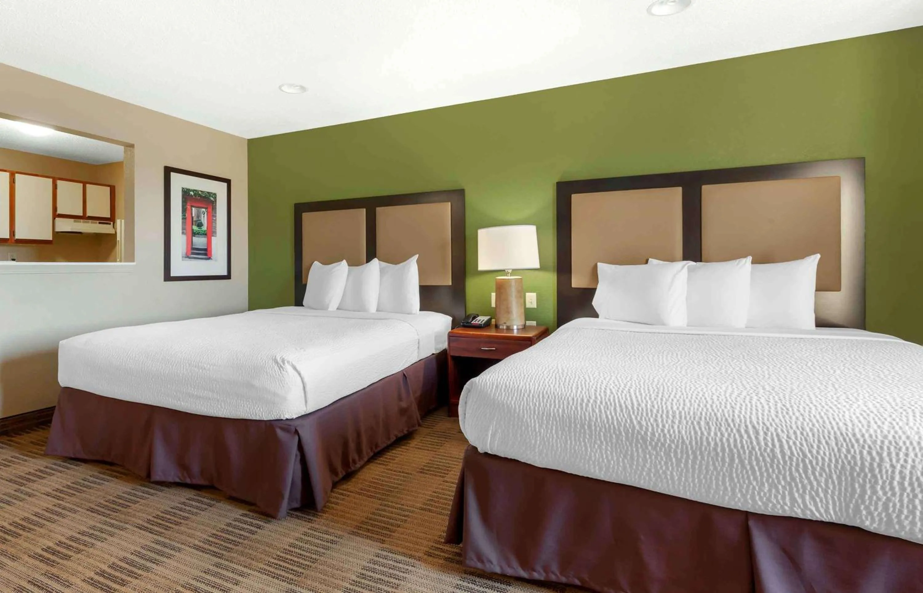 Bedroom, Bed in Extended Stay America Suites - Evansville - East