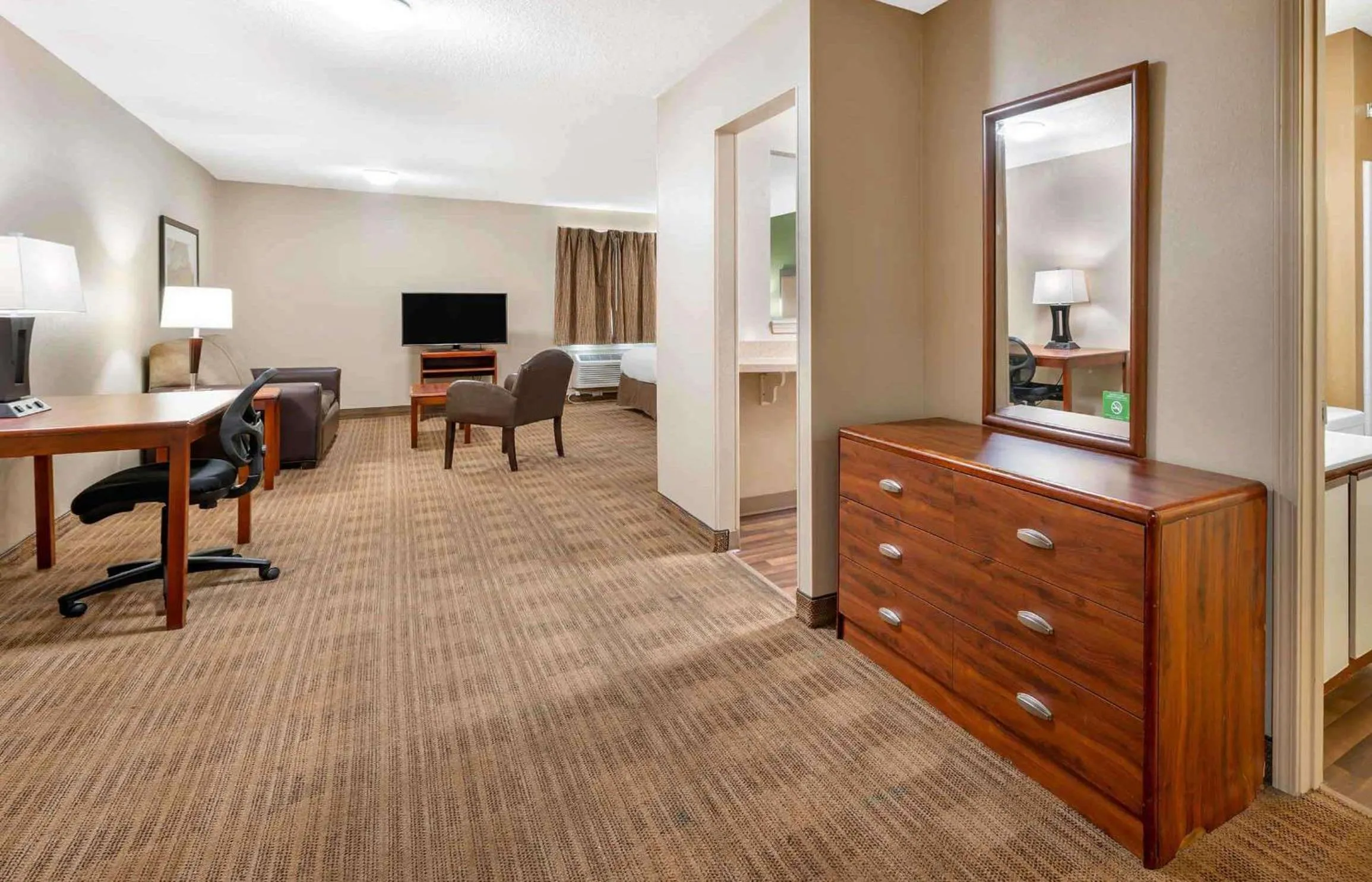 Bedroom in Extended Stay America Suites - Dayton - Fairborn