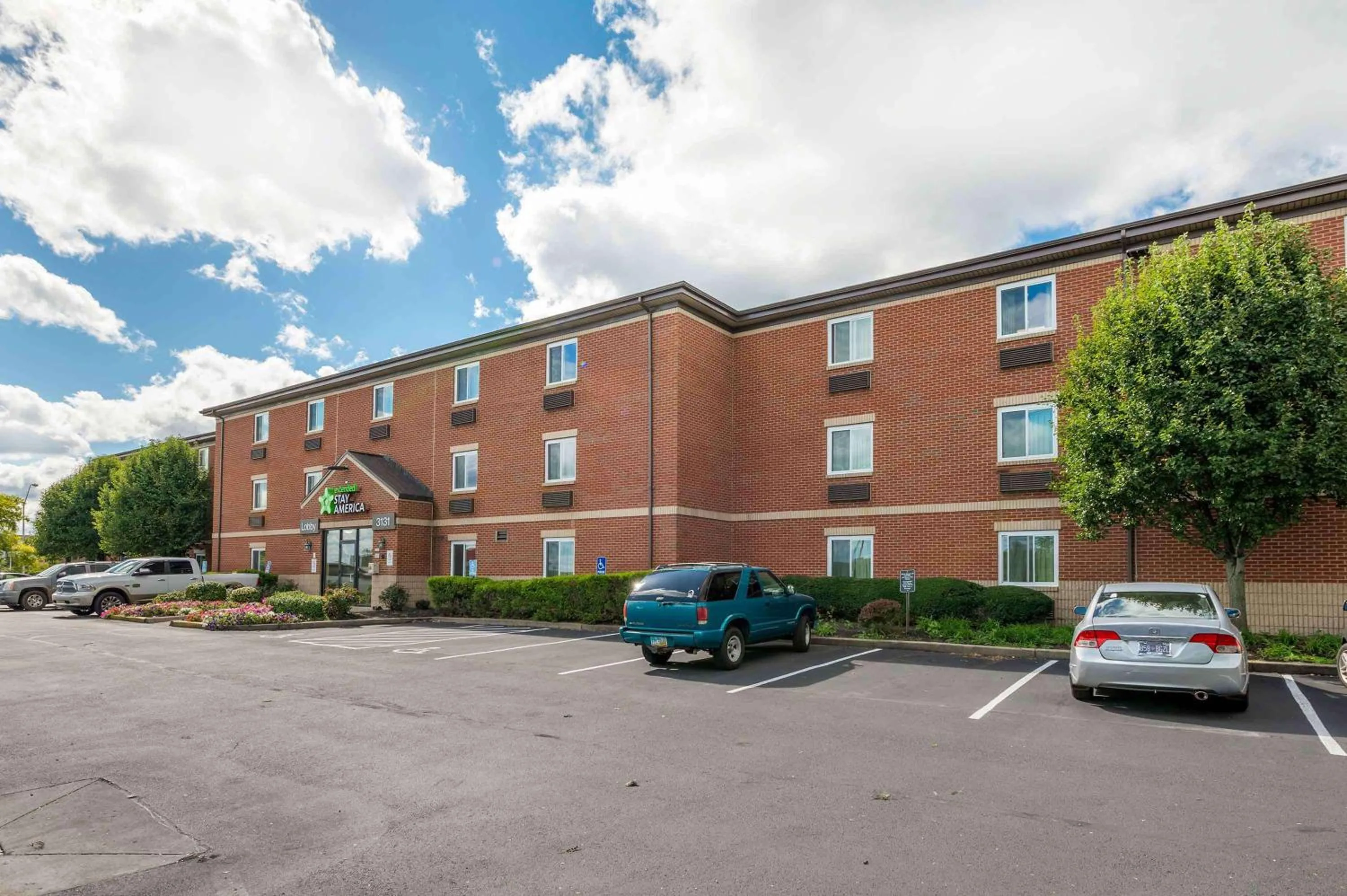 Property building in Extended Stay America Suites - Dayton - Fairborn