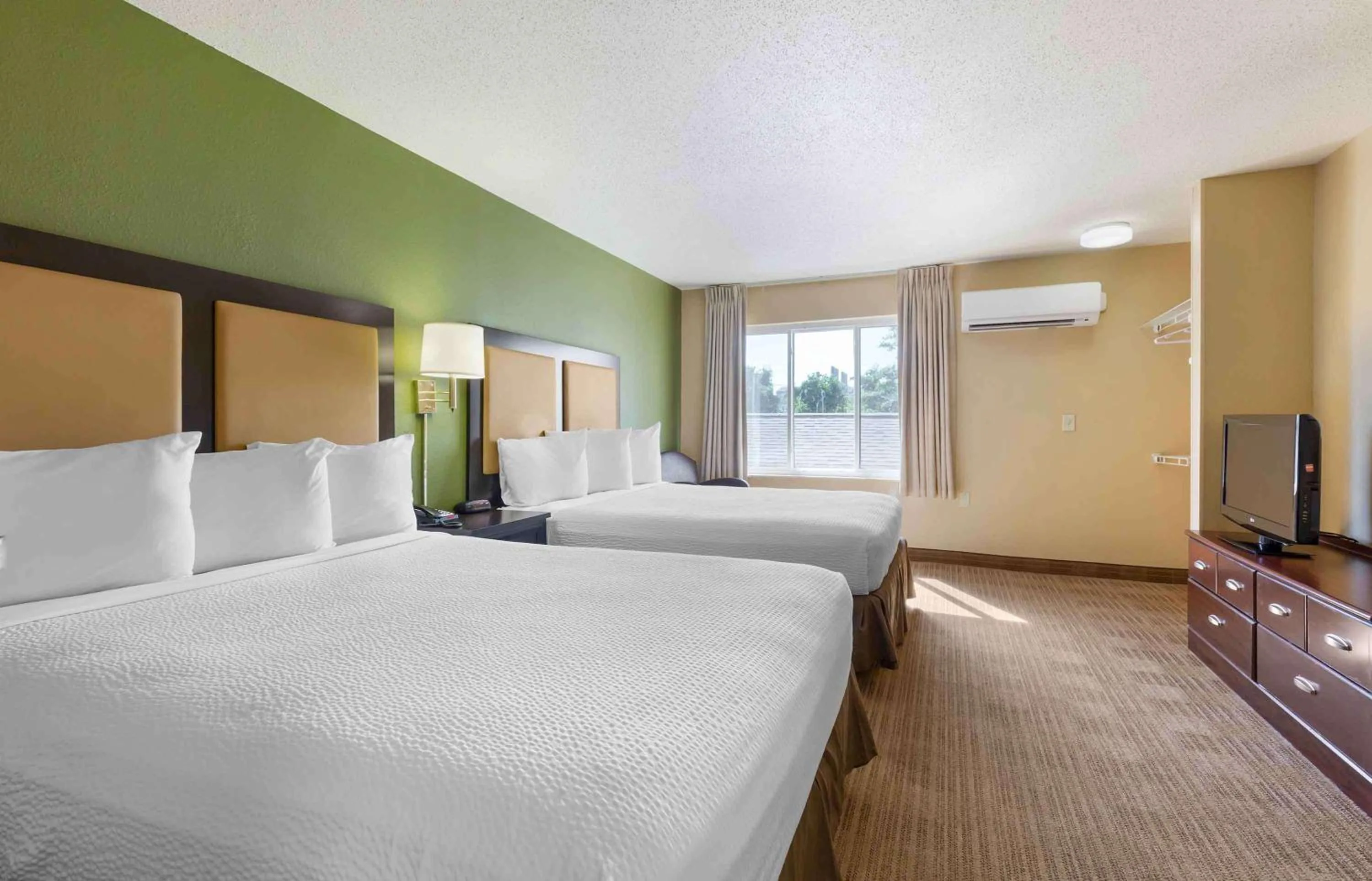 Bedroom, Bed in Extended Stay America Suites - Dayton - Fairborn