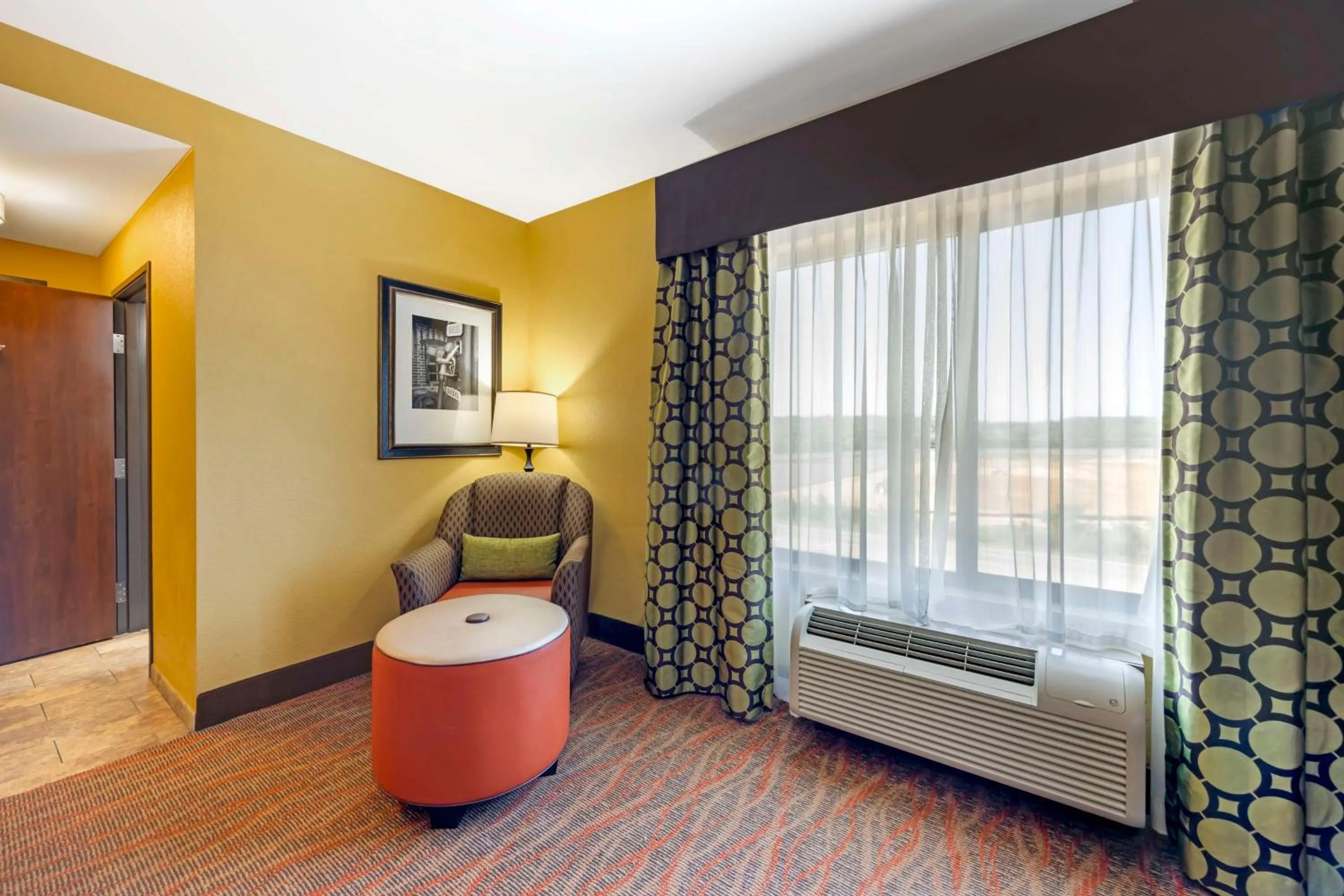 Bedroom, Bed in Best Western Plus Tupelo Inn & Suites