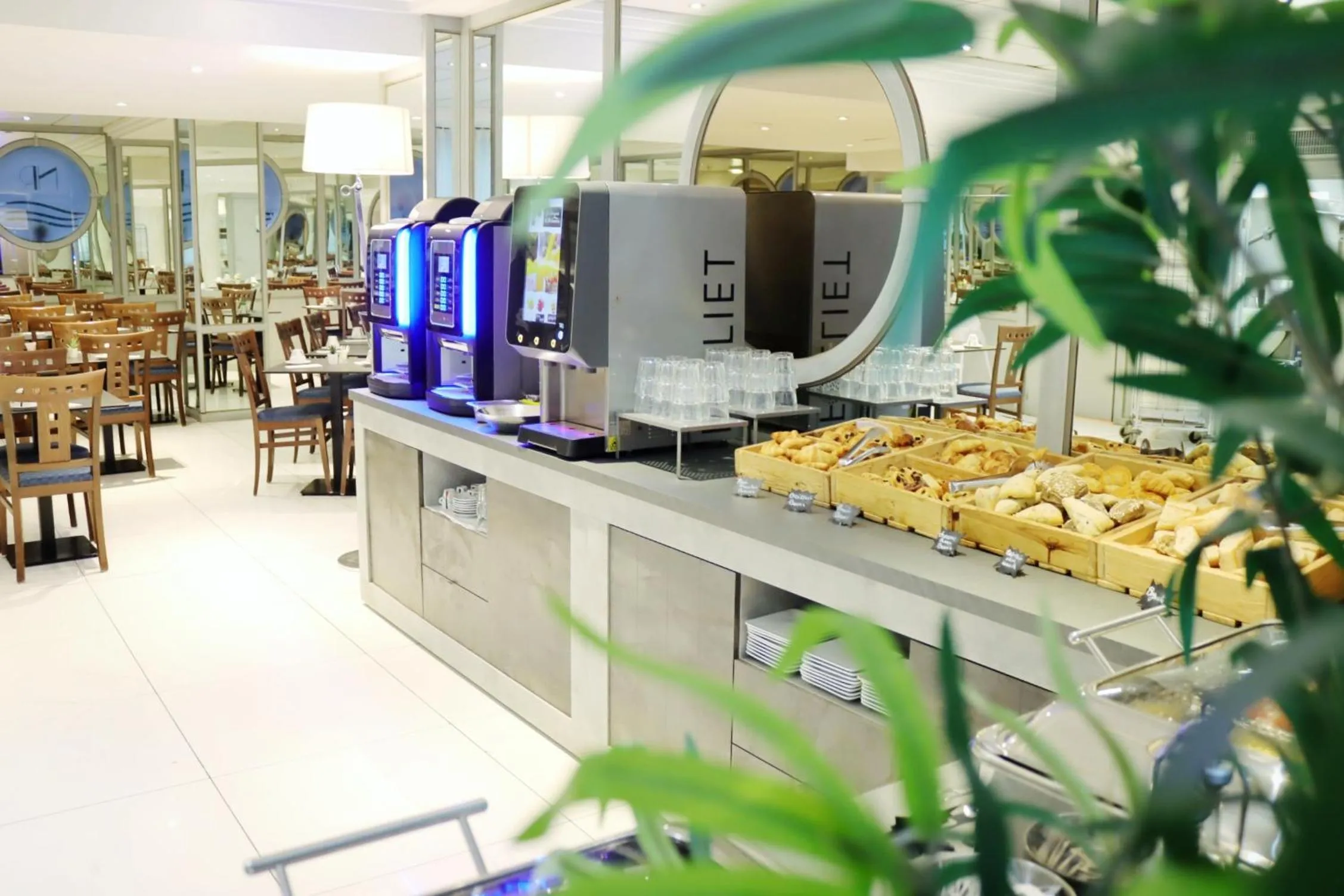 Breakfast in Hotel Nice Riviera