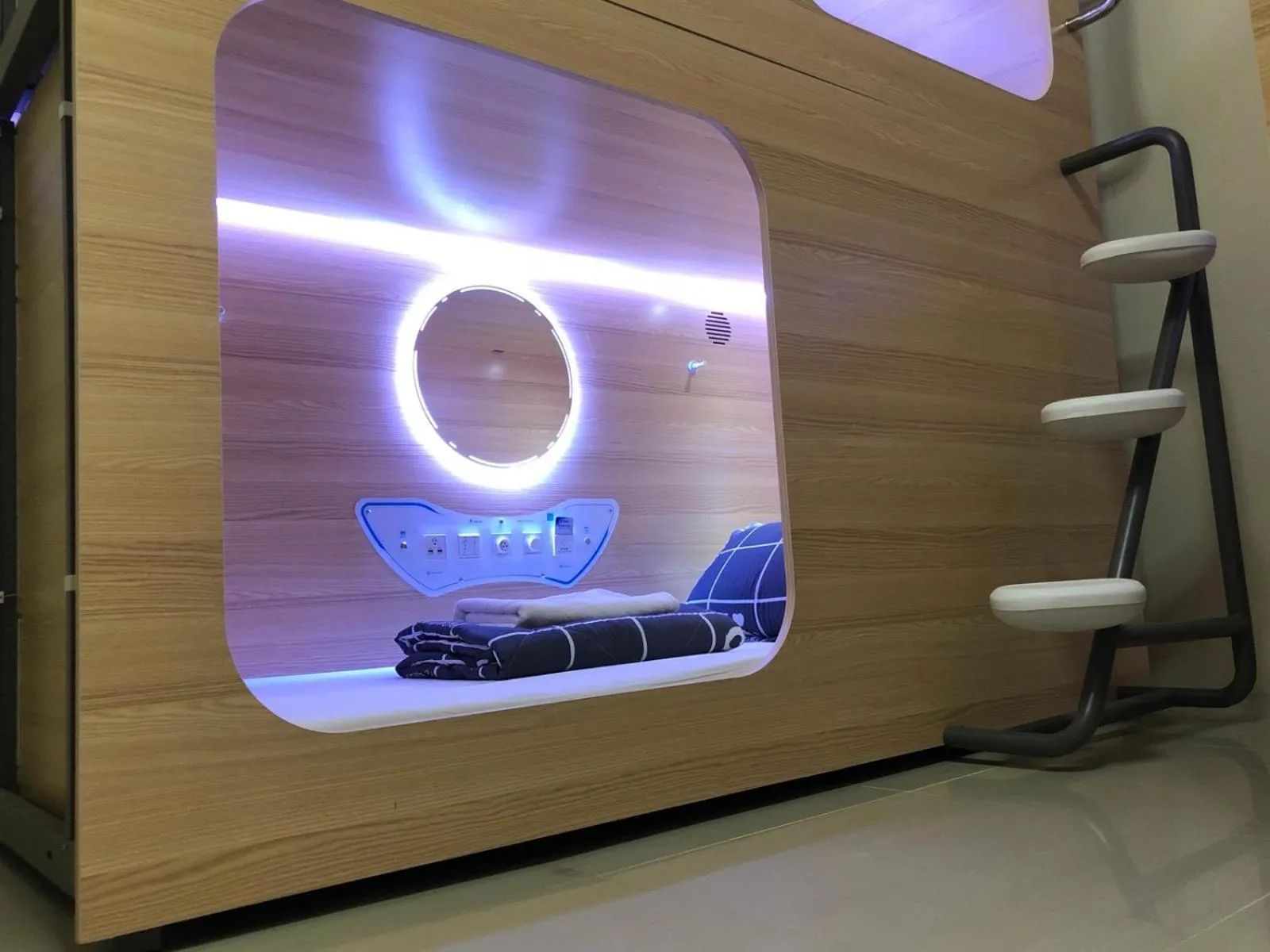 bunk bed in CapsulePod@Aljunied
