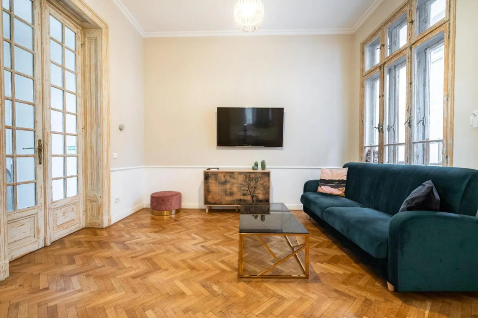 Living room in Lascar Catargiu Villa