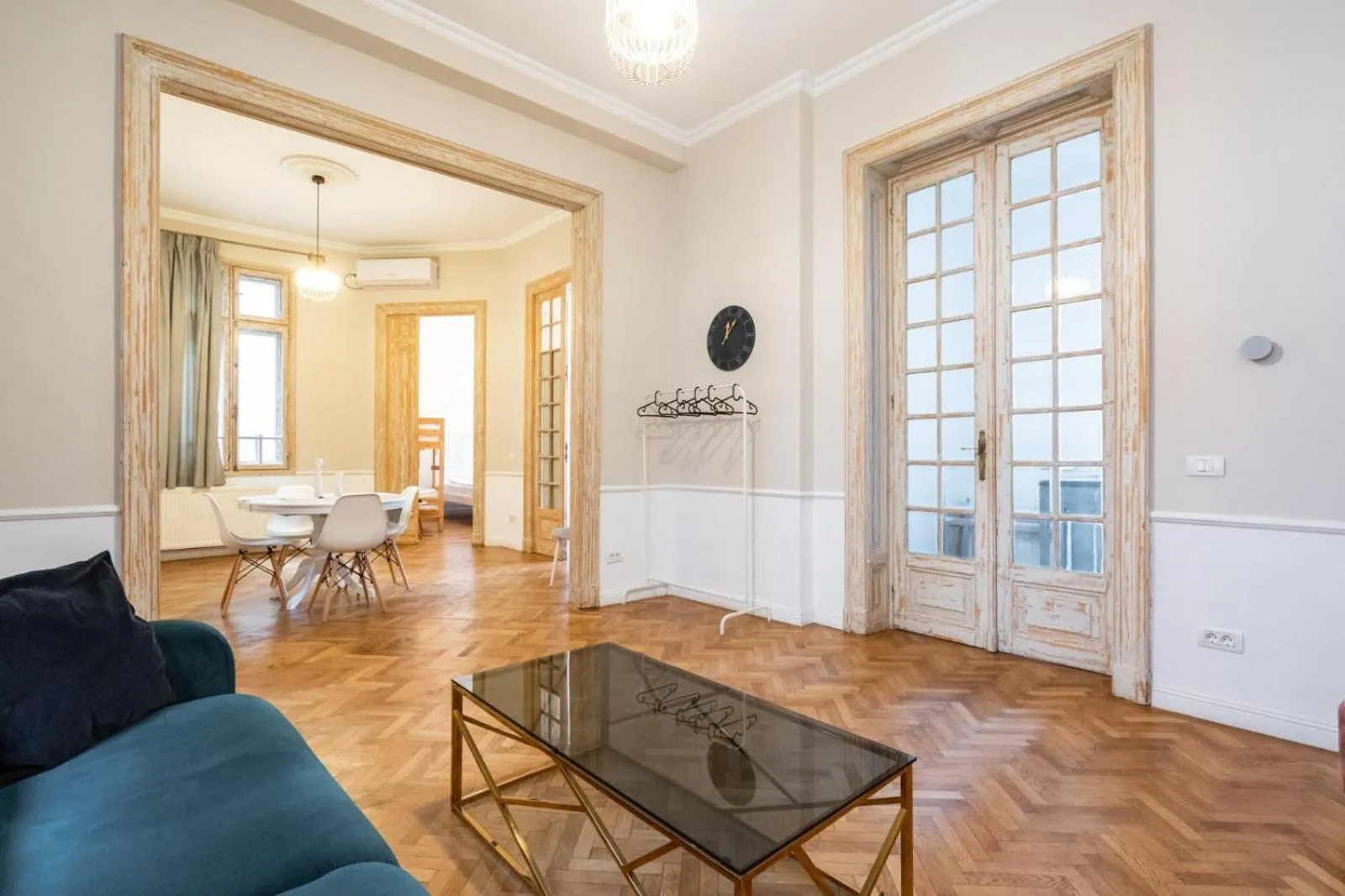 Living room in Lascar Catargiu Villa
