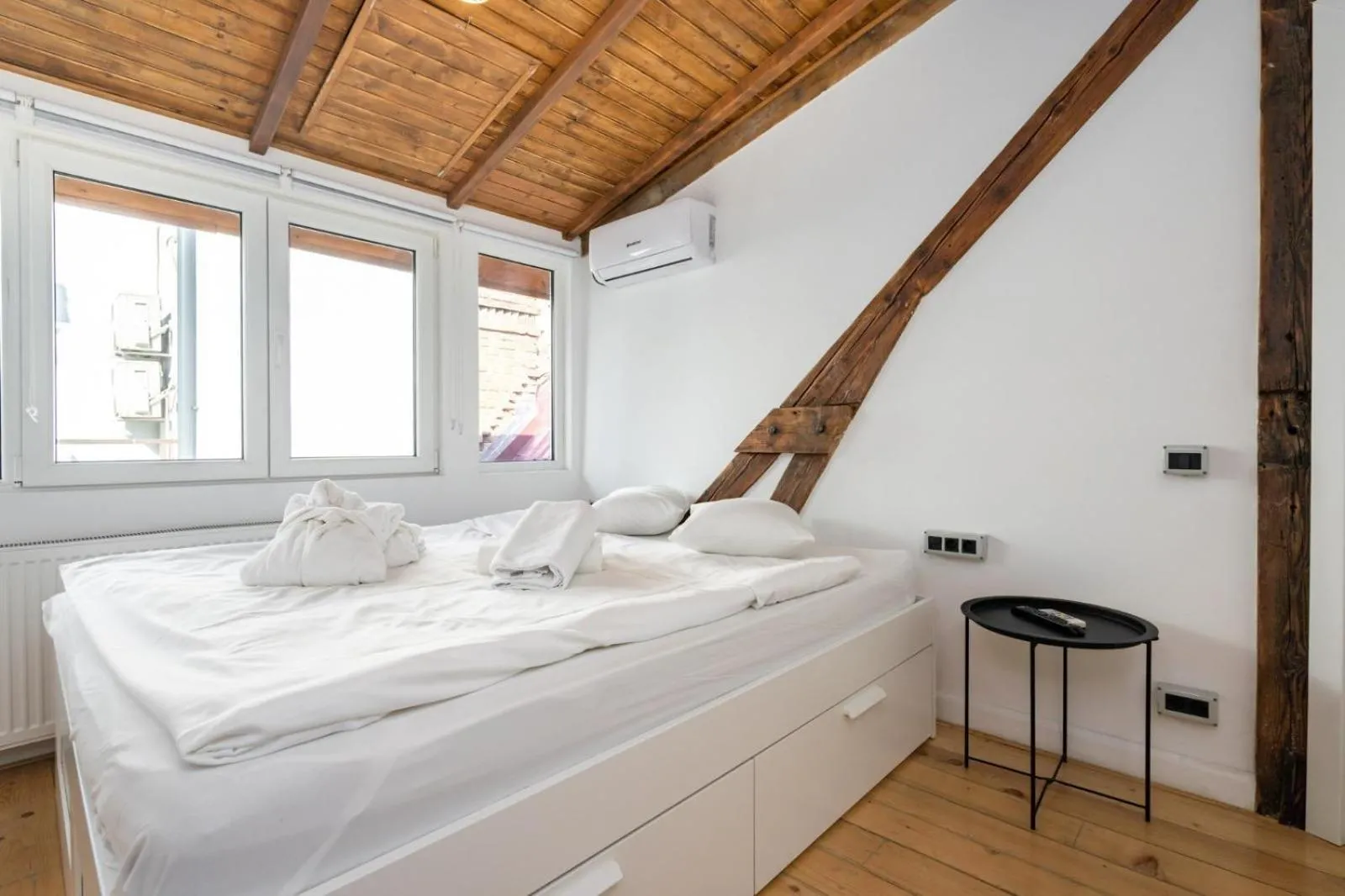 Bed in Lascar Catargiu Villa